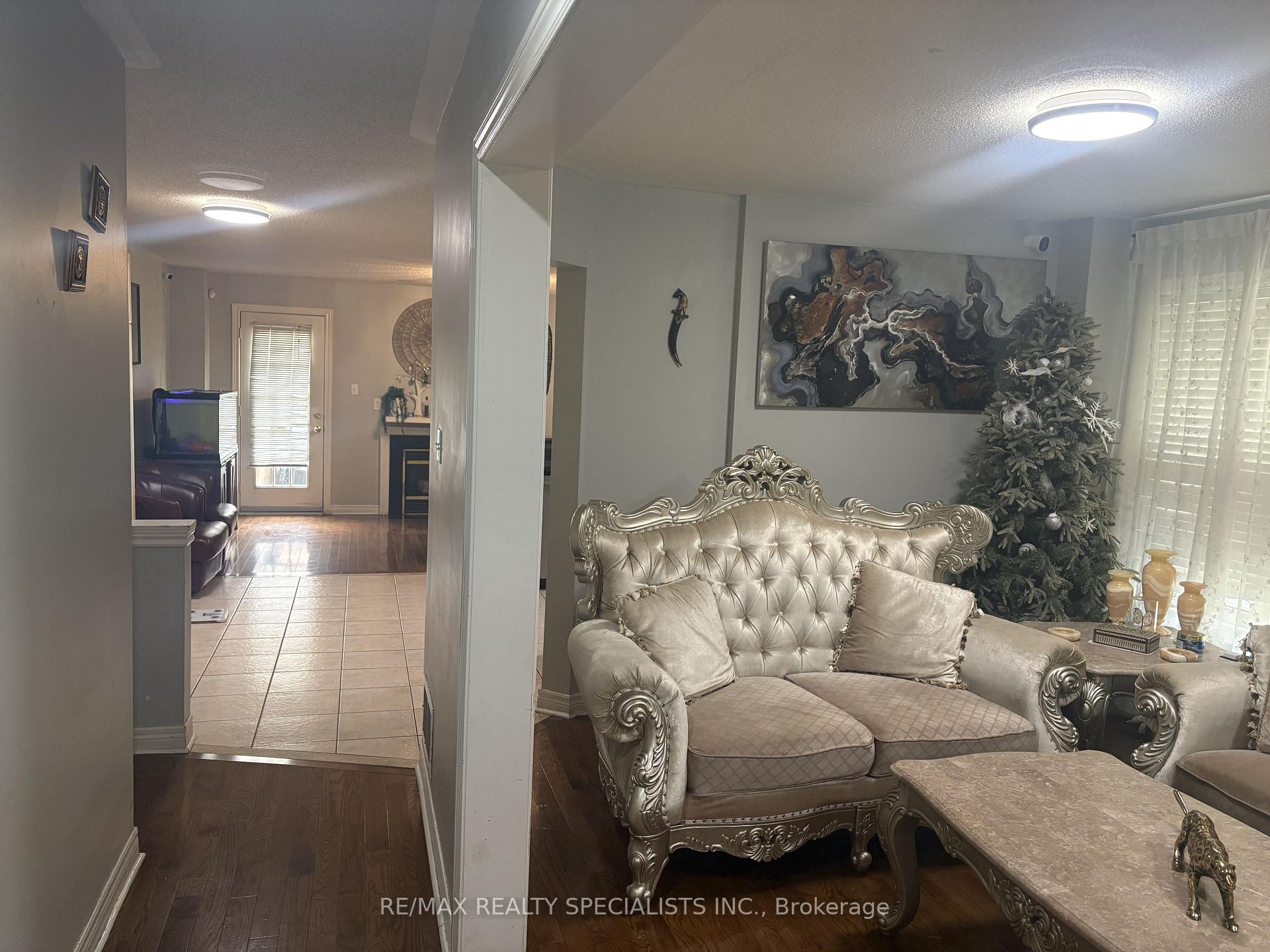 Photo 8 of 3137 Bentley Drive, Mississauga, Churchill Meadows — HOMEH