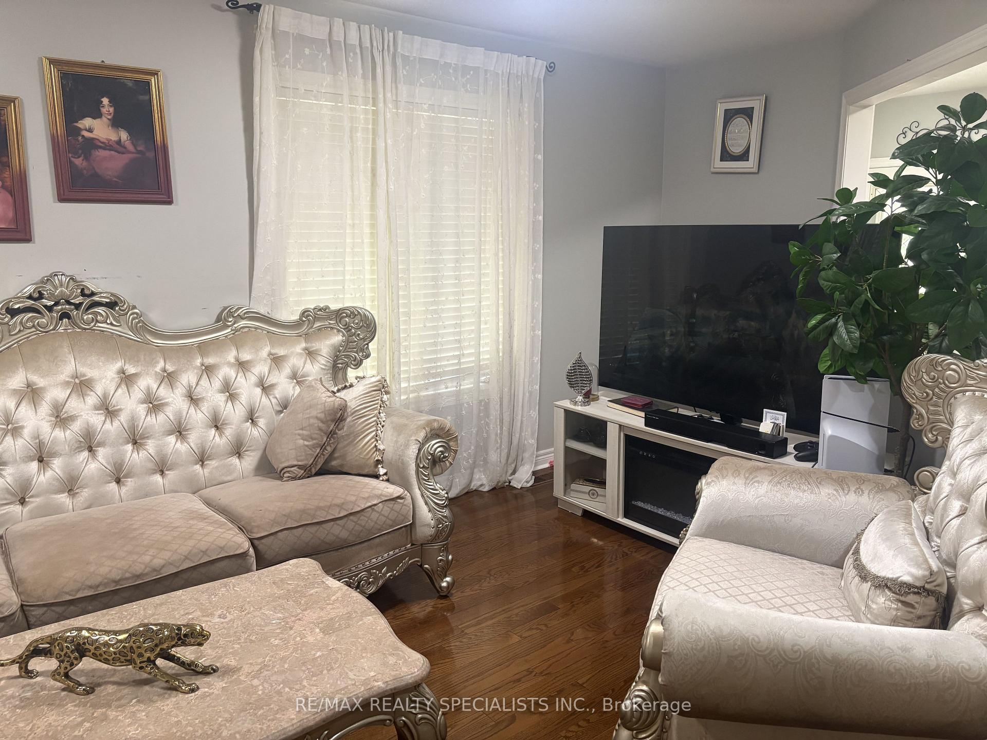 Photo 10 of 3137 Bentley Drive, Mississauga, Churchill Meadows — HOMEH
