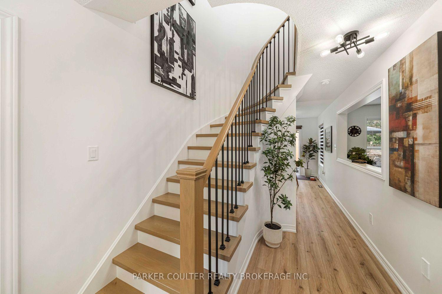 Photo 7 of 22 Taylor Drive, Barrie, Bayshore — HOMEH