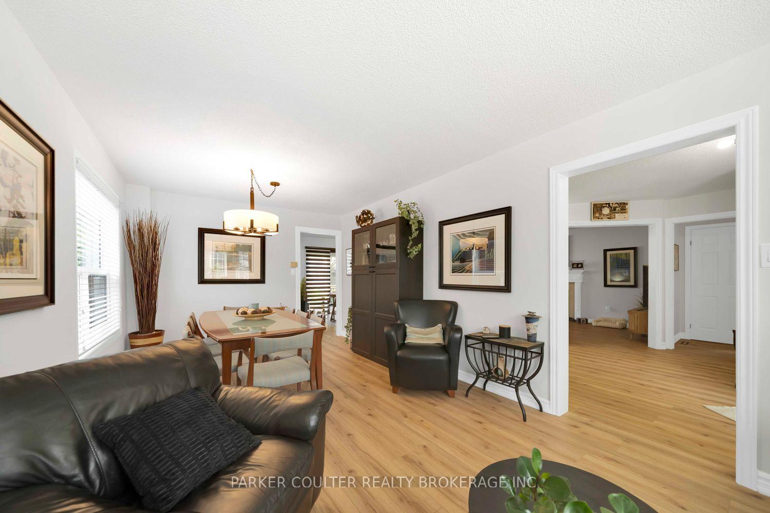 Photo 11 of 22 Taylor Drive, Barrie, Bayshore — HOMEH