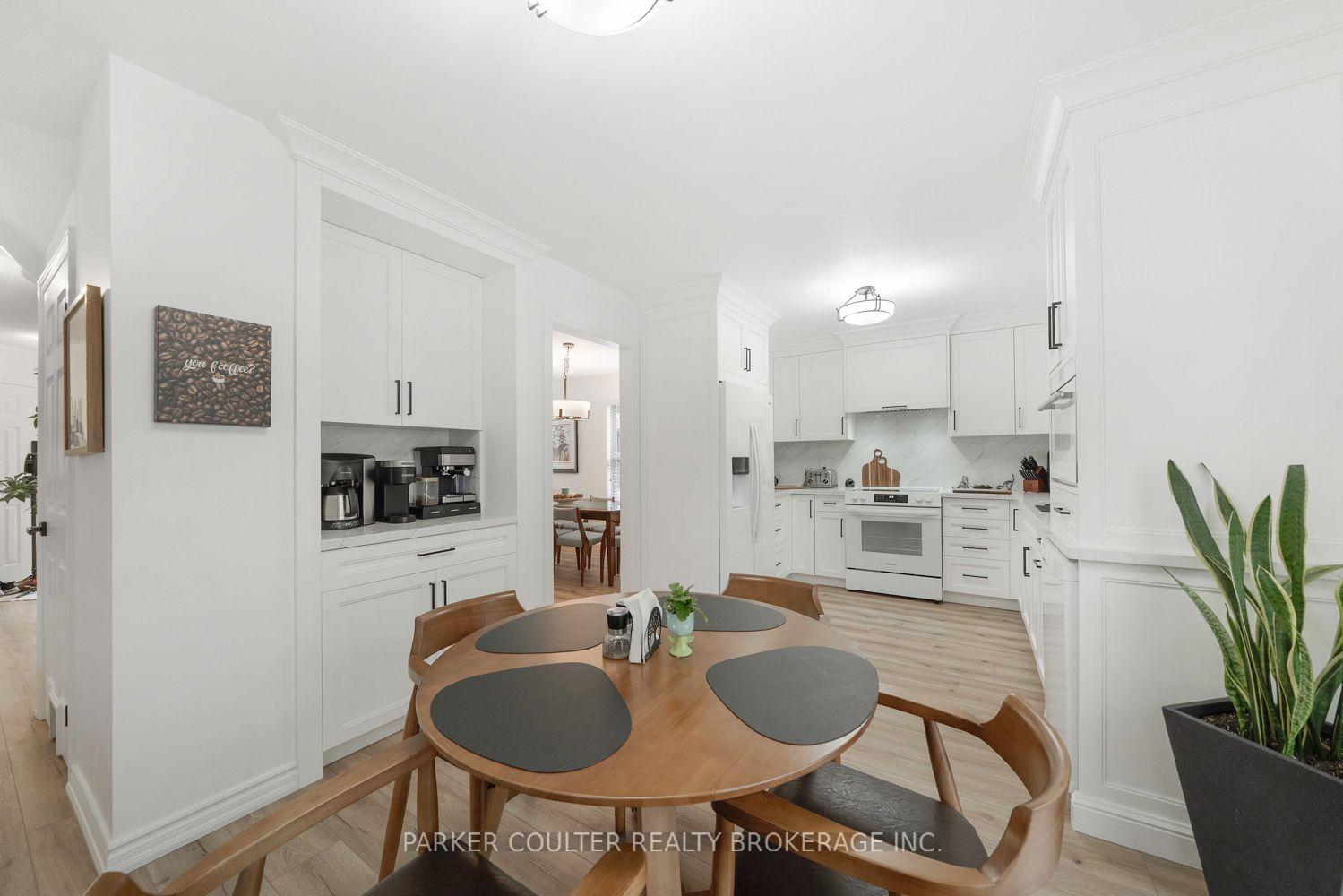 Photo 14 of 22 Taylor Drive, Barrie, Bayshore — HOMEH