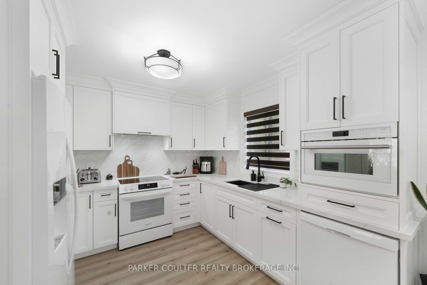 Photo 15 of 22 Taylor Drive, Barrie, Bayshore — HOMEH