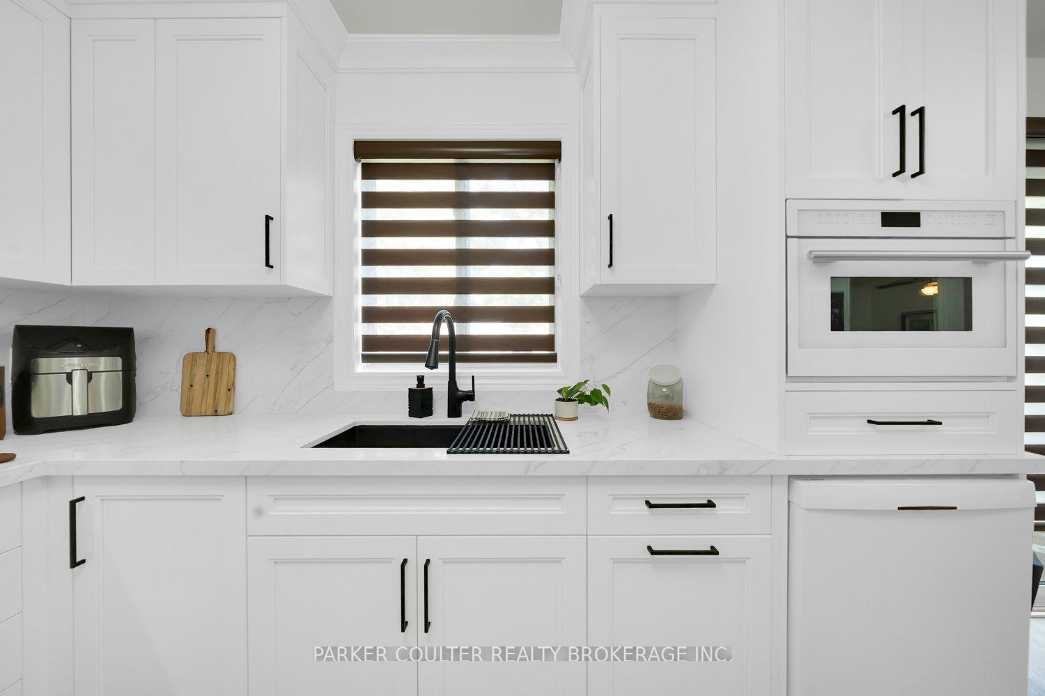 Photo 18 of 22 Taylor Drive, Barrie, Bayshore — HOMEH