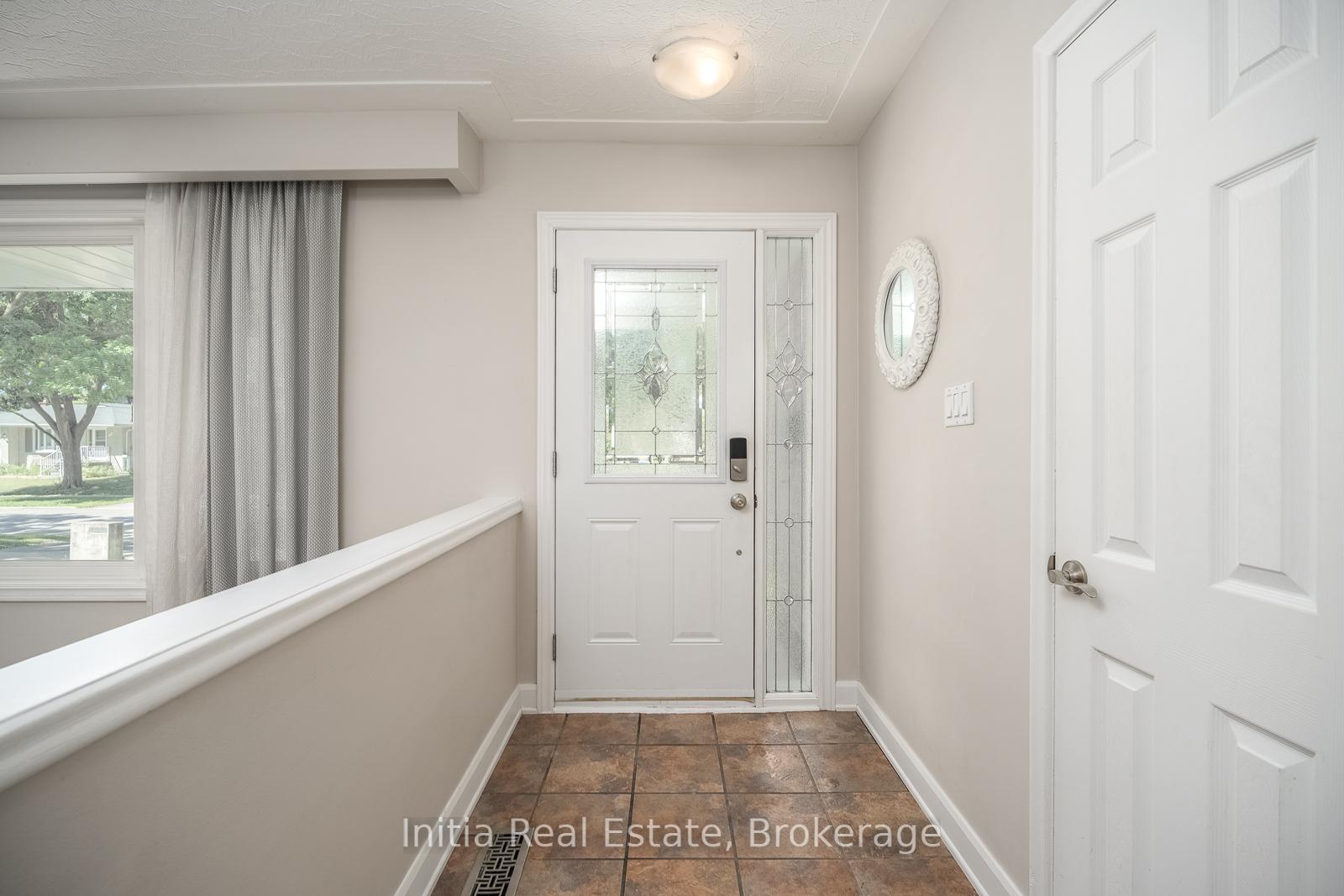 Photo 2 of 53 Burrows Avenue, Etobicoke, Islington-City Centre West — HOMEH
