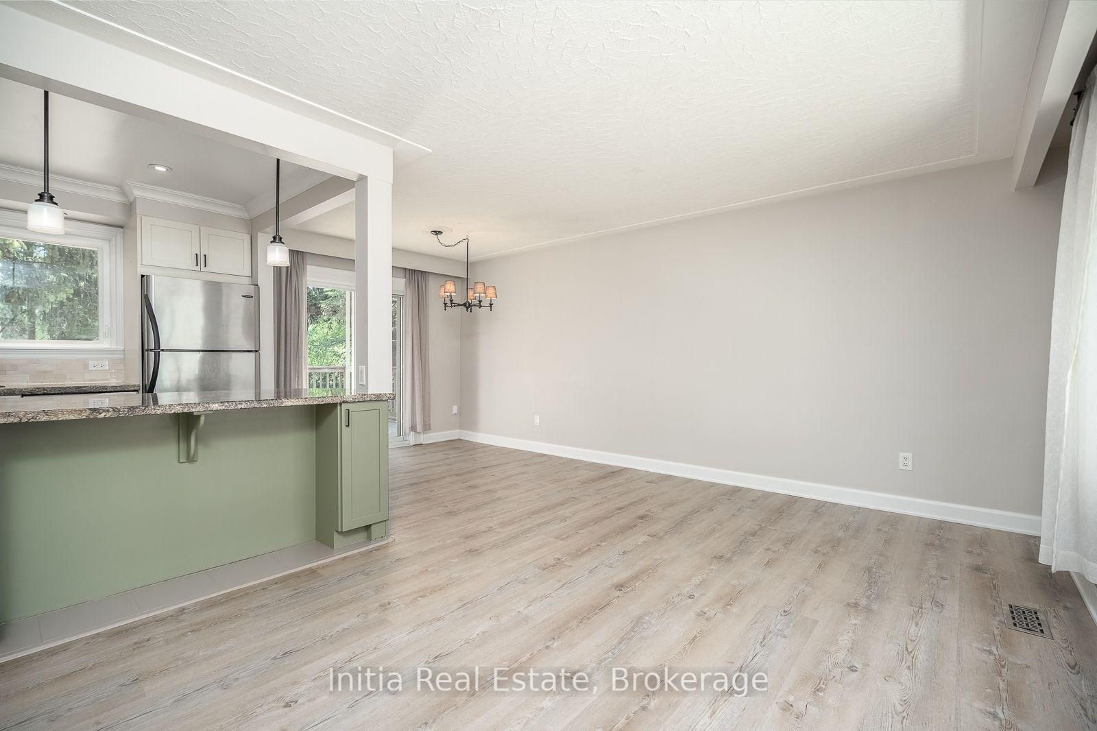 Photo 4 of 53 Burrows Avenue, Etobicoke, Islington-City Centre West — HOMEH