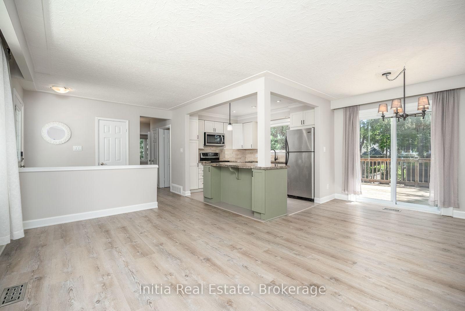 Photo 6 of 53 Burrows Avenue, Etobicoke, Islington-City Centre West — HOMEH