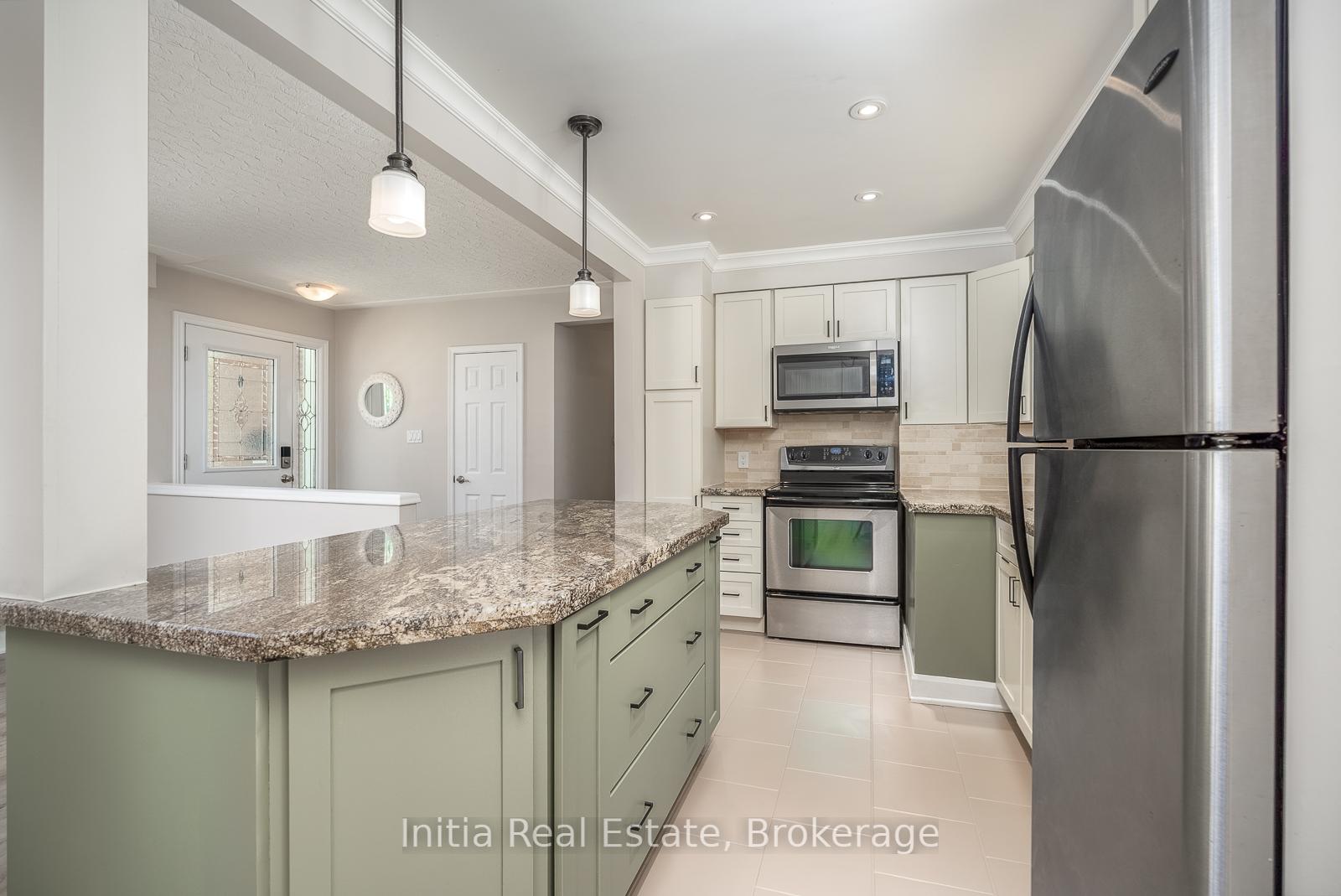 Photo 8 of 53 Burrows Avenue, Etobicoke, Islington-City Centre West — HOMEH