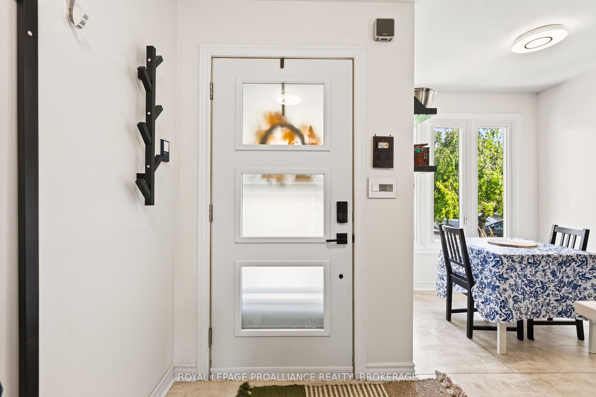 Photo 5 of 600 Whistler Terrace, Kingston, East Gardiners Rd — HOMEH