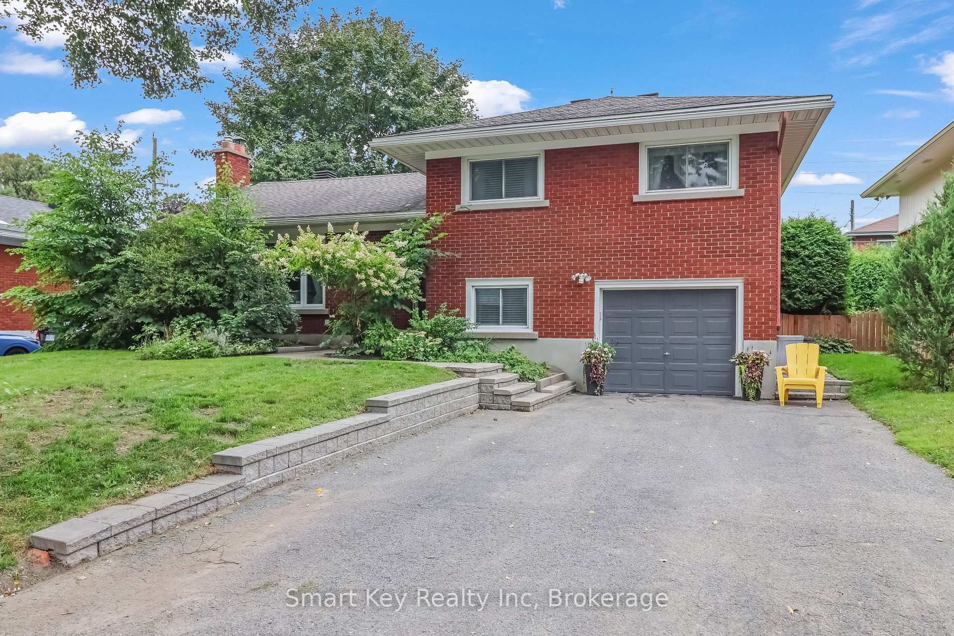 Photo 2 of 1165 Cline Cres, Ottawa, Bel Air Heights — HOMEH