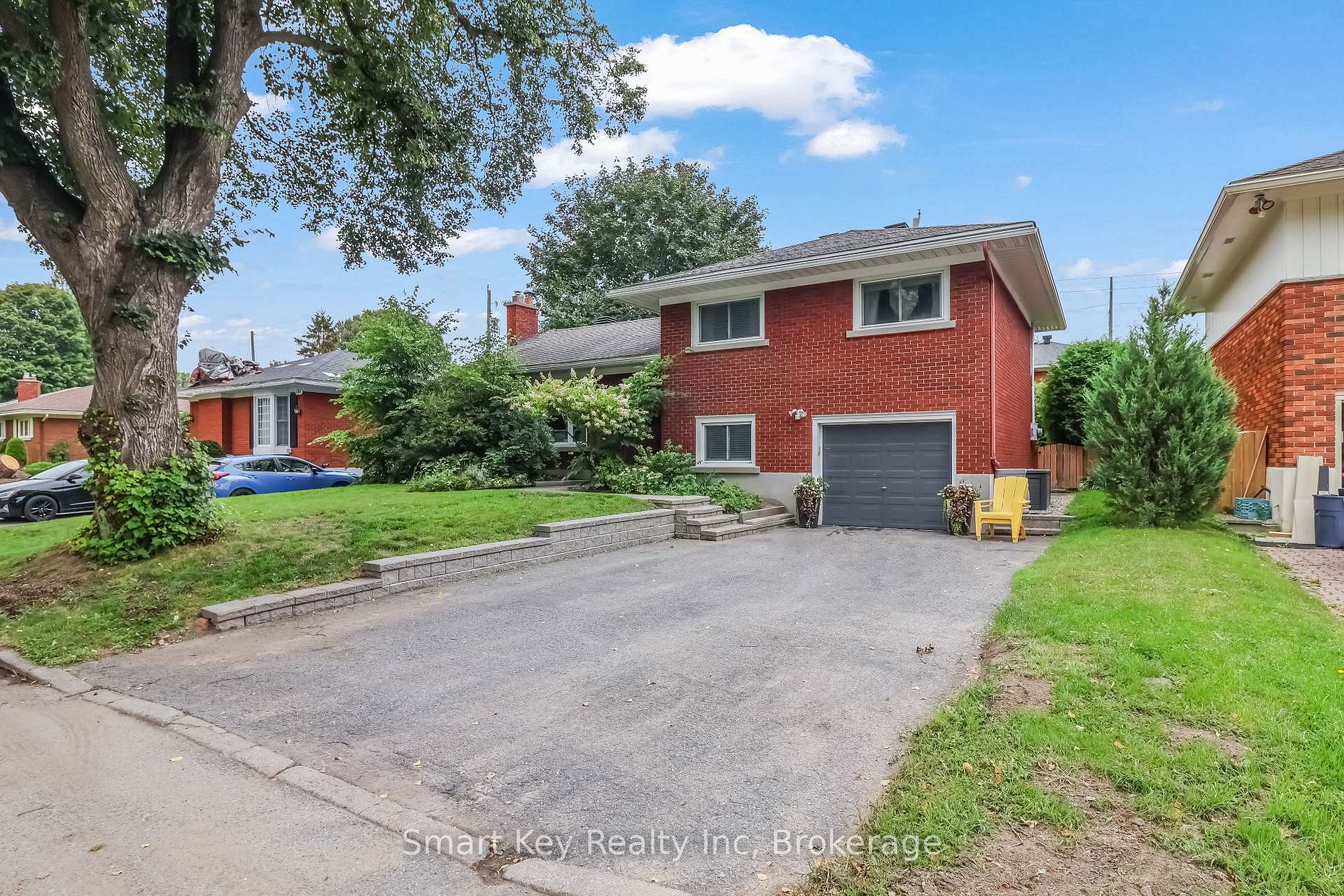 Photo 3 of 1165 Cline Cres, Ottawa, Bel Air Heights — HOMEH