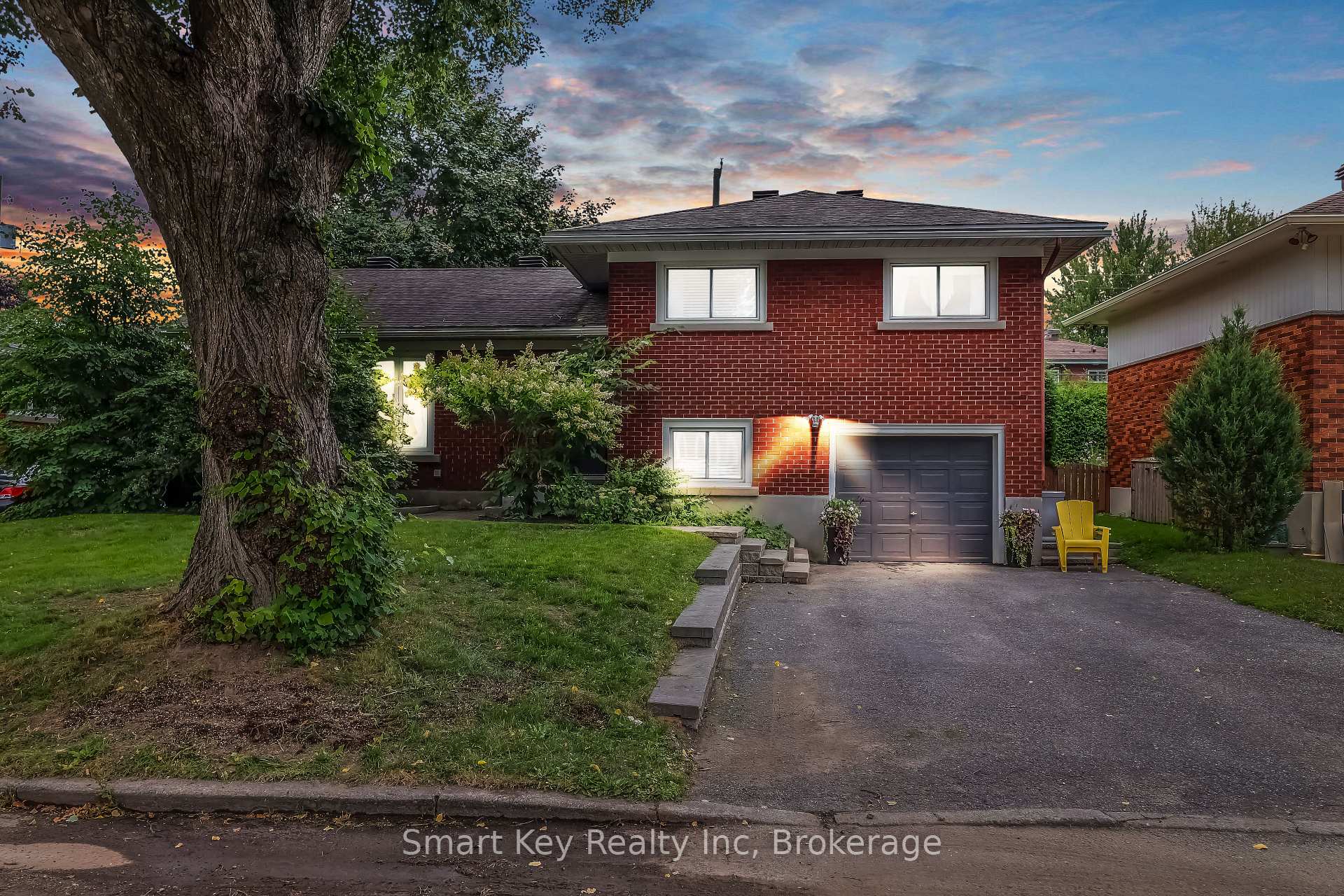 Photo 4 of 1165 Cline Cres, Ottawa, Bel Air Heights — HOMEH
