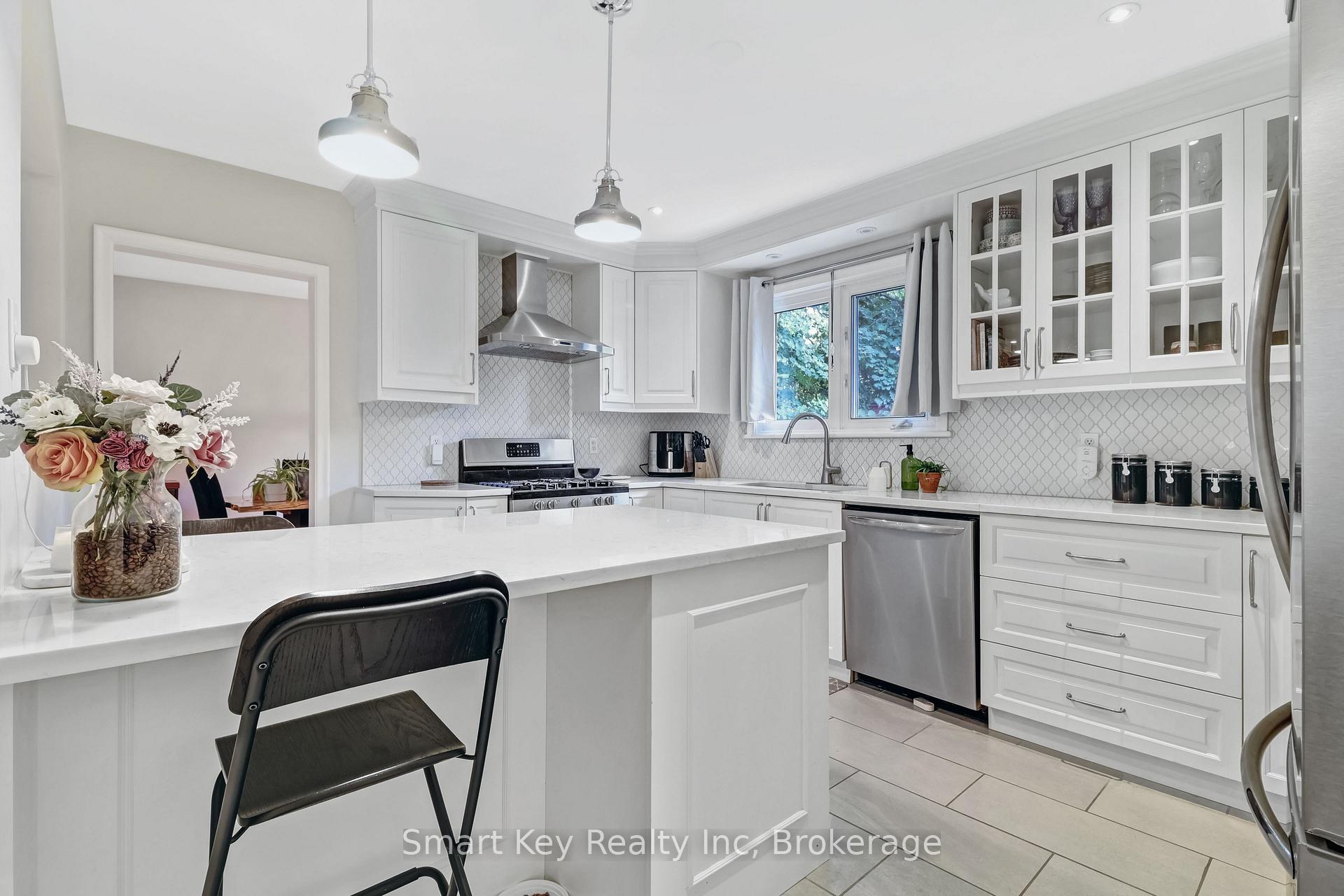 Photo 6 of 1165 Cline Cres, Ottawa, Bel Air Heights — HOMEH