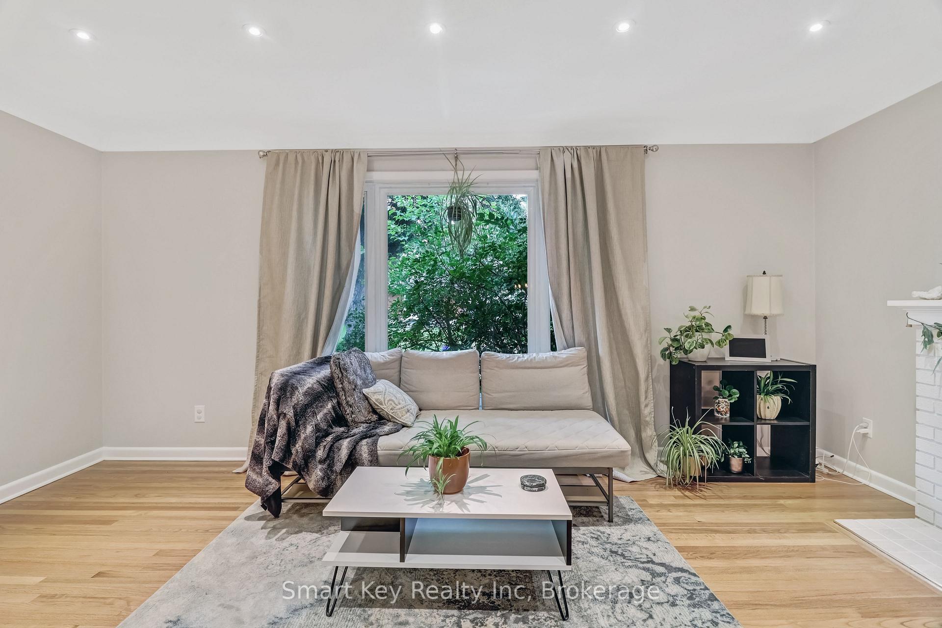 Photo 8 of 1165 Cline Cres, Ottawa, Bel Air Heights — HOMEH