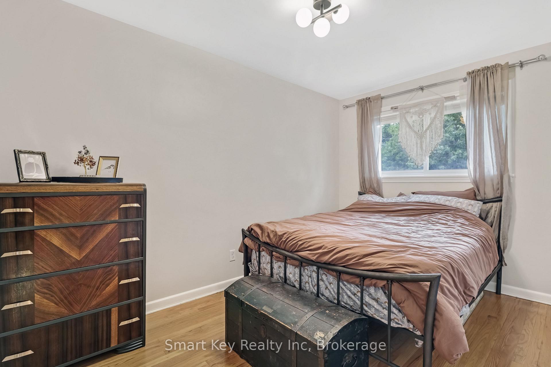 Photo 15 of 1165 Cline Cres, Ottawa, Bel Air Heights — HOMEH