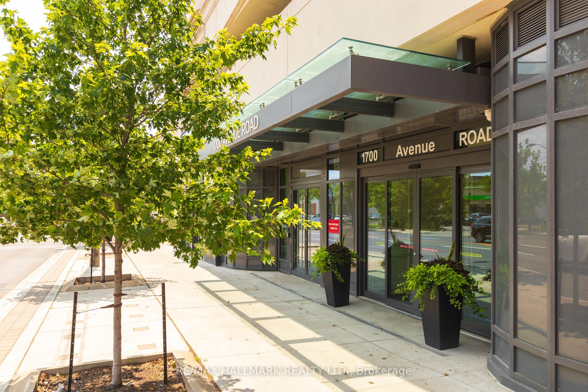 Photo 2 of Unit 406, 1700 Avenue Road, Toronto, Bedford Park-Nortown — HOMEH