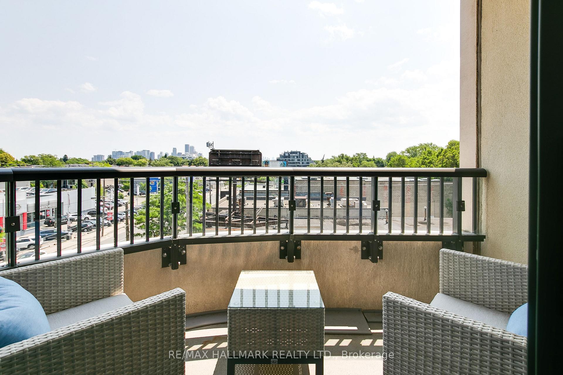Photo 16 of Unit 406, 1700 Avenue Road, Toronto, Bedford Park-Nortown — HOMEH