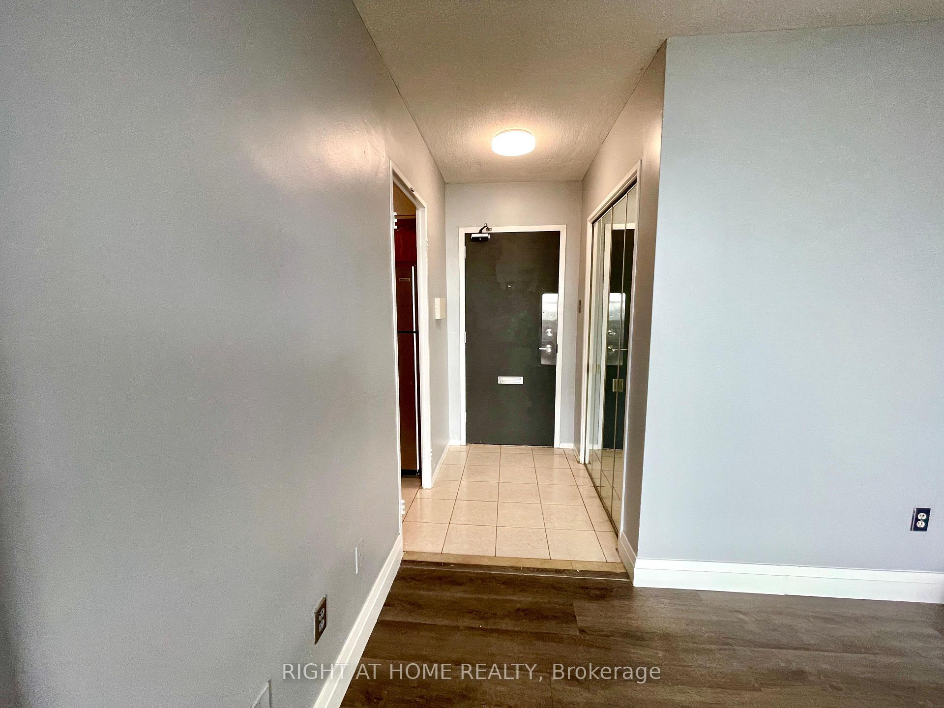 Photo 4 of Unit 1418, 551 The West Mall, Etobicoke, Etobicoke West Mall — HOMEH