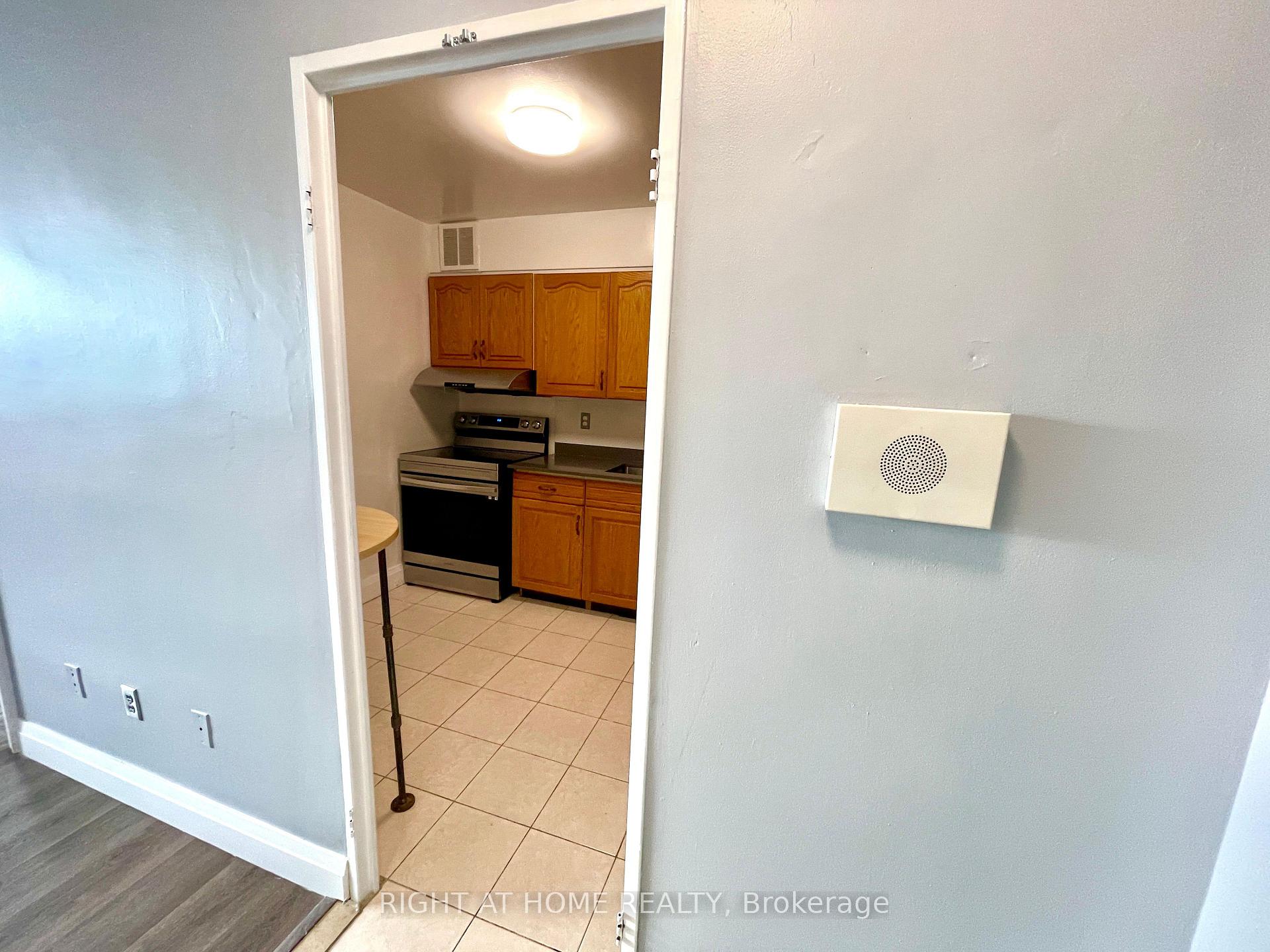 Photo 7 of Unit 1418, 551 The West Mall, Etobicoke, Etobicoke West Mall — HOMEH