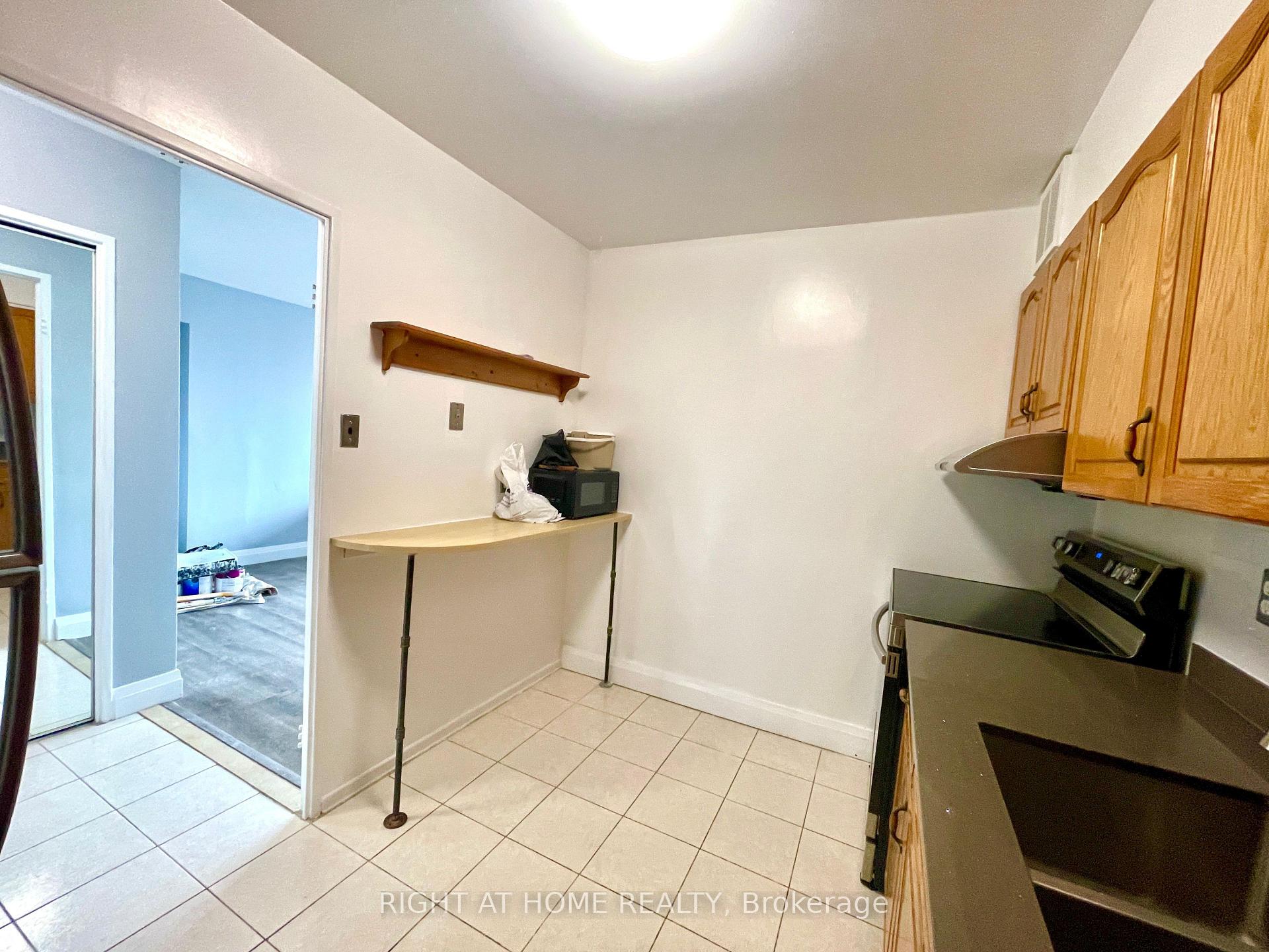 Photo 8 of Unit 1418, 551 The West Mall, Etobicoke, Etobicoke West Mall — HOMEH