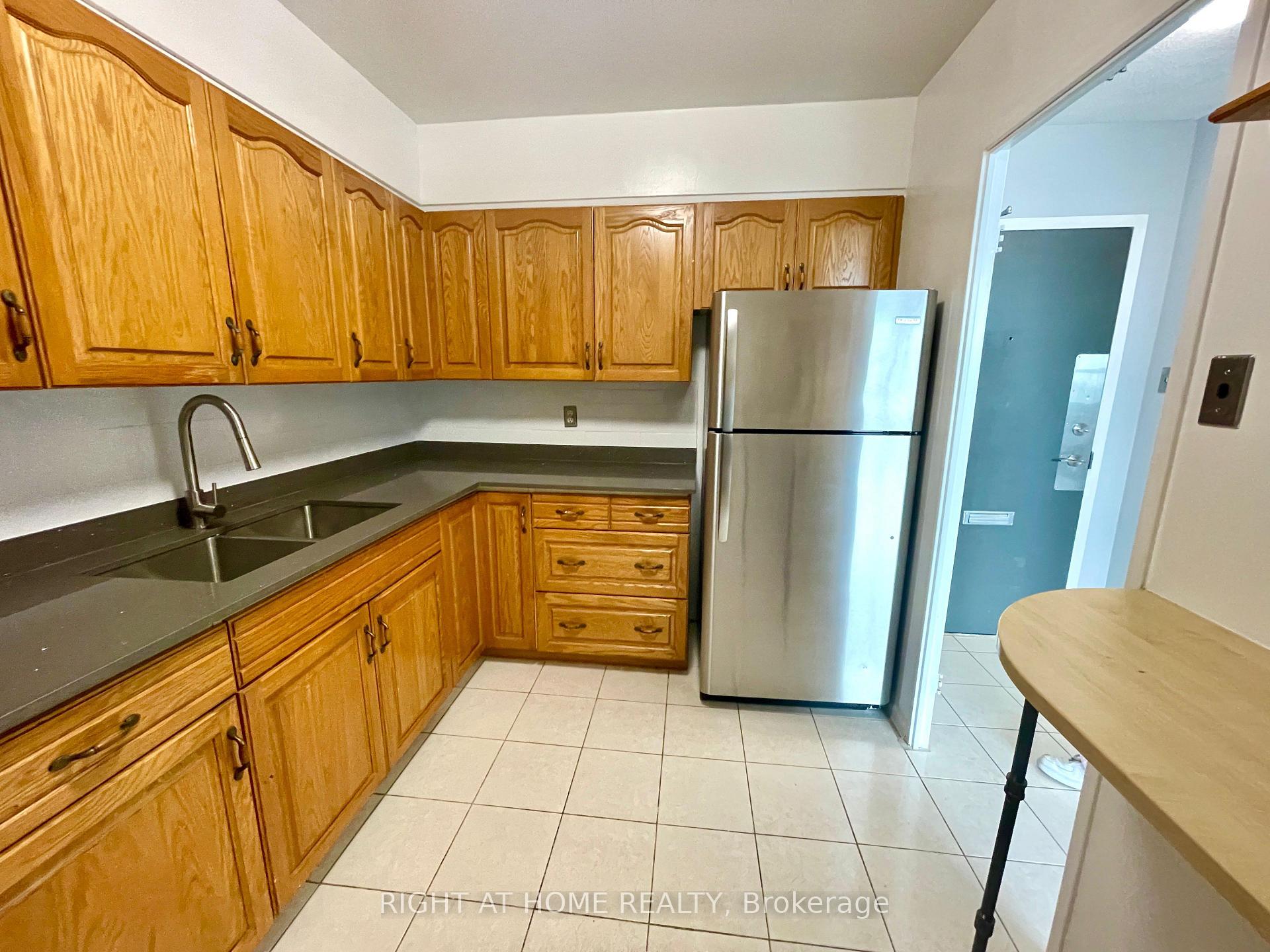 Photo 10 of Unit 1418, 551 The West Mall, Etobicoke, Etobicoke West Mall — HOMEH