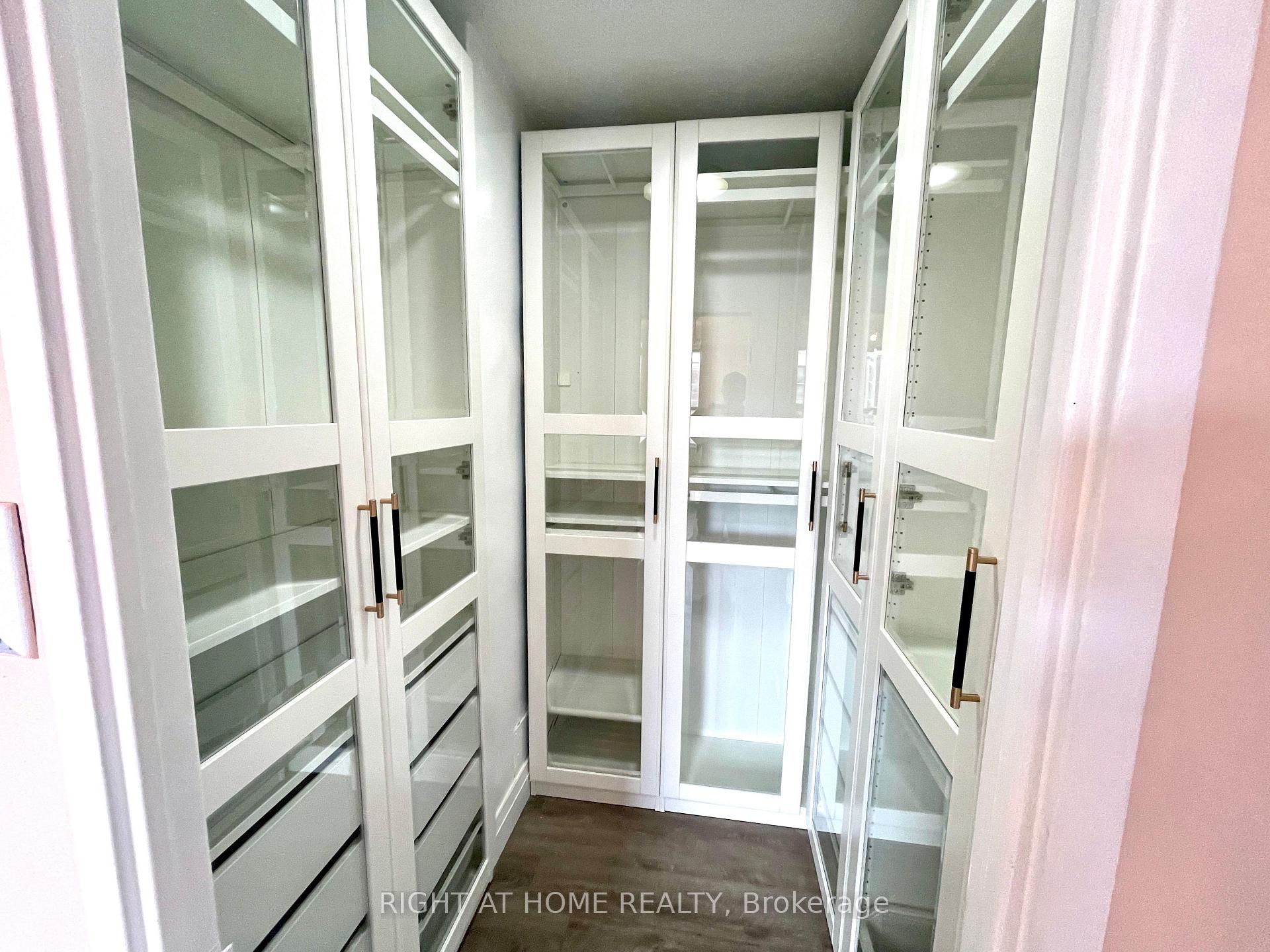 Photo 12 of Unit 1418, 551 The West Mall, Etobicoke, Etobicoke West Mall — HOMEH