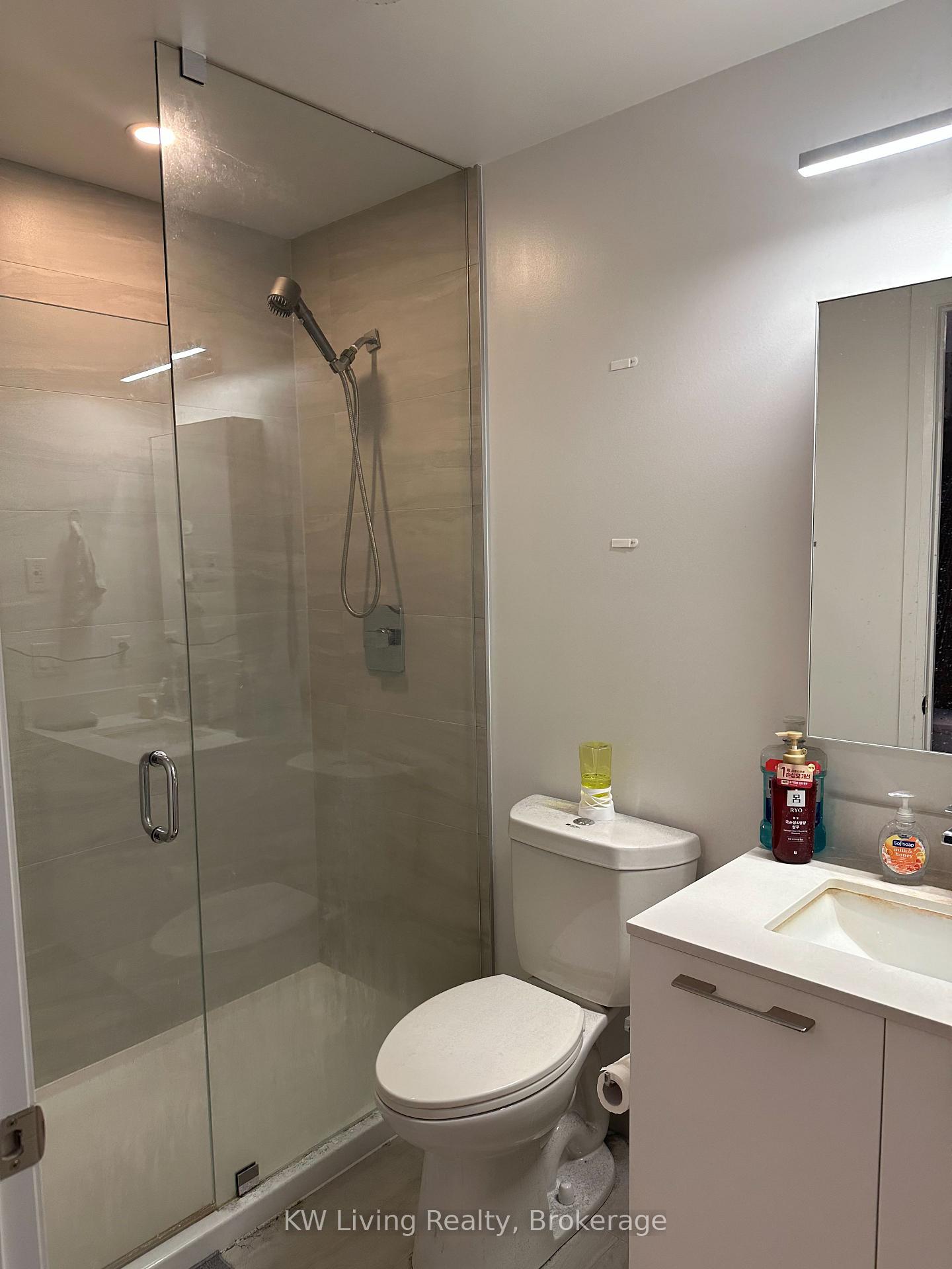 Photo 15 of Unit 2003, 38 Water Walk Drive, Markham, Unionville — HOMEH