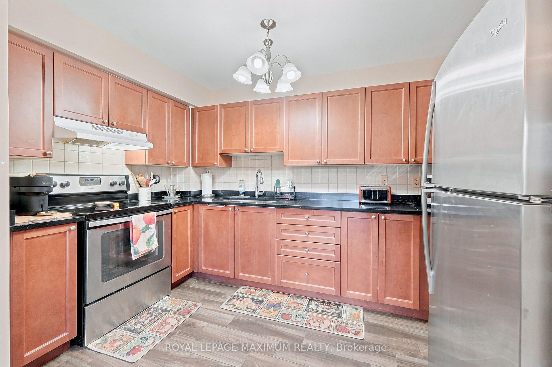 Photo 4 of Unit 204, 9944 Keele Street, Vaughan, Maple — HOMEH