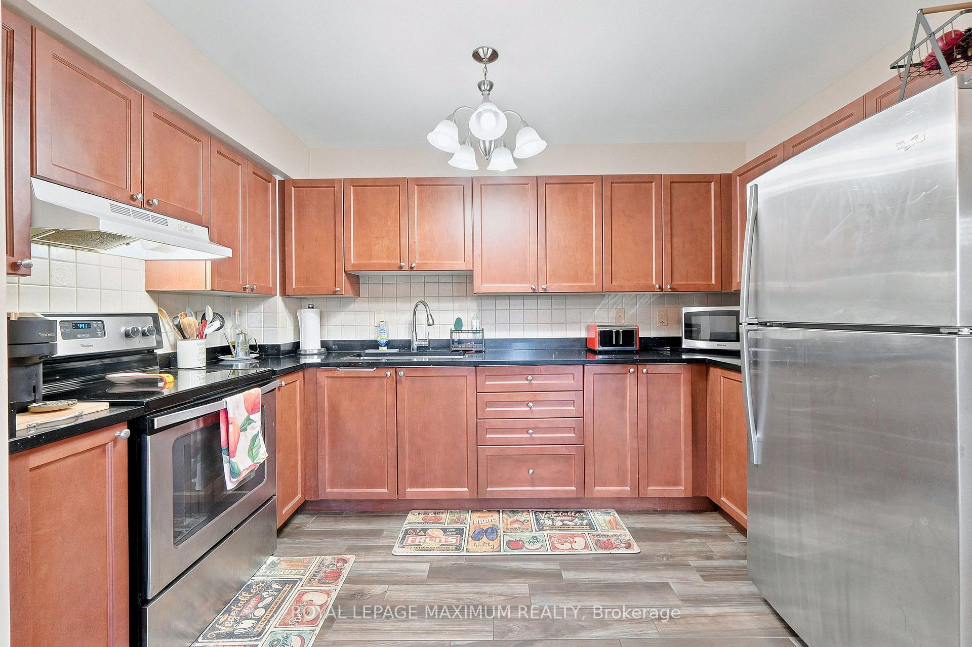 Photo 6 of Unit 204, 9944 Keele Street, Vaughan, Maple — HOMEH