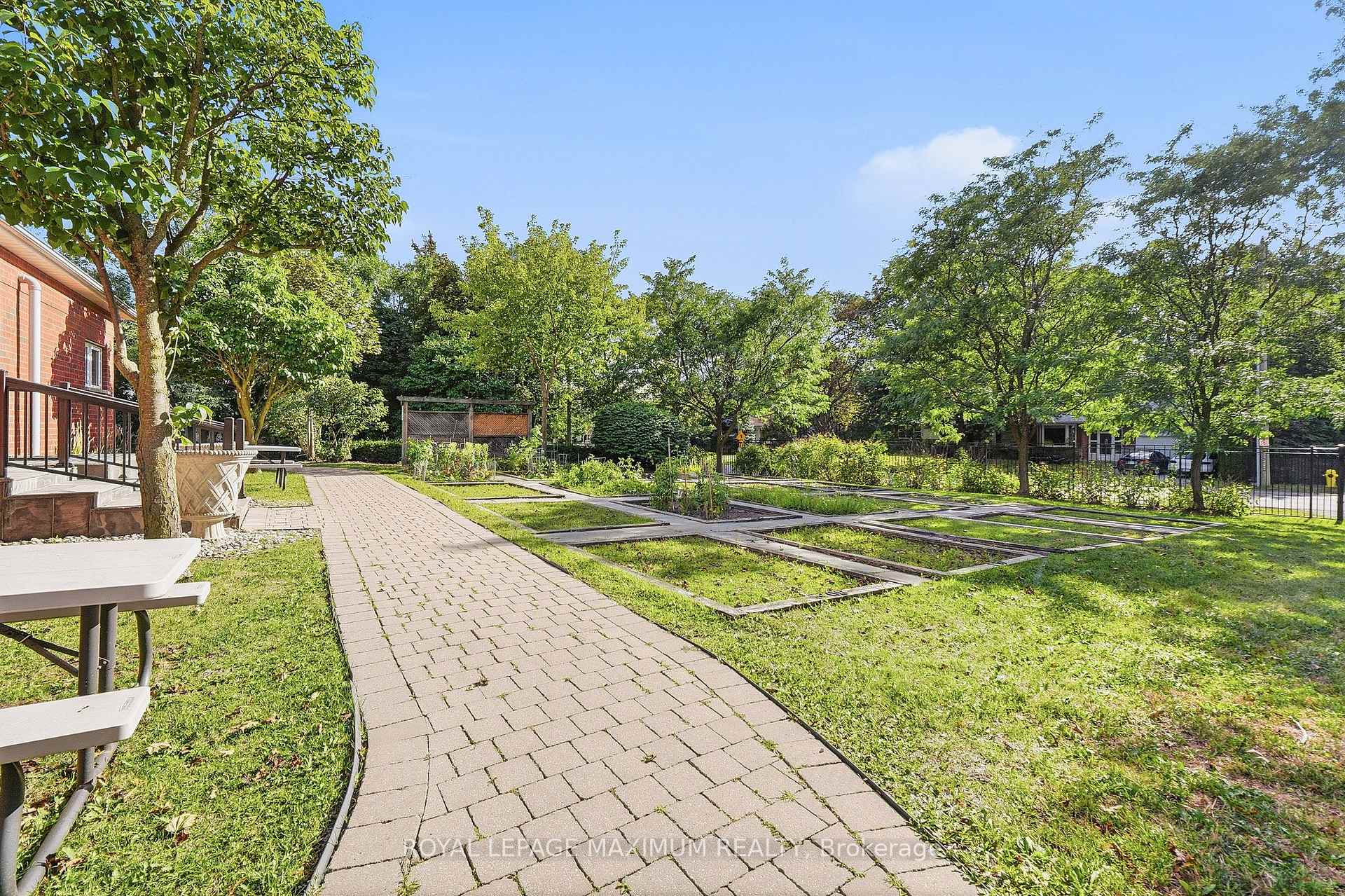 Photo 23 of Unit 204, 9944 Keele Street, Vaughan, Maple — HOMEH