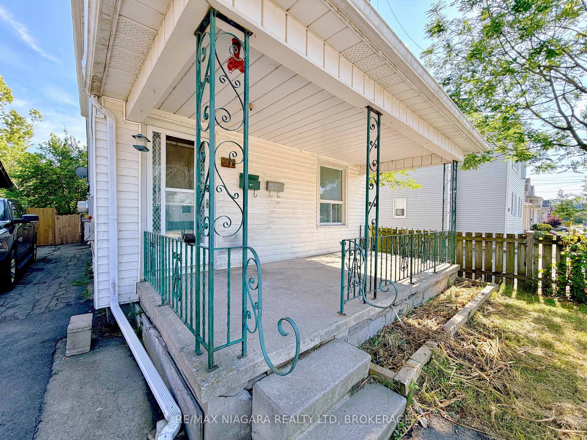 Photo 3 of 21 Fifth Street, Welland, Lincoln/Crowland — HOMEH