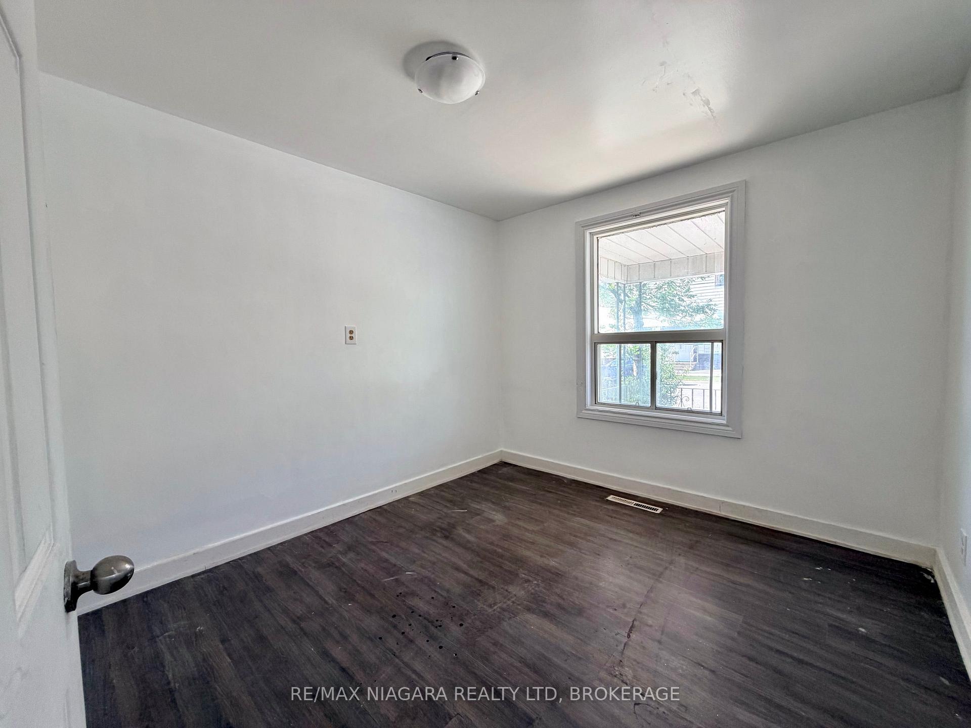 Photo 5 of 21 Fifth Street, Welland, Lincoln/Crowland — HOMEH