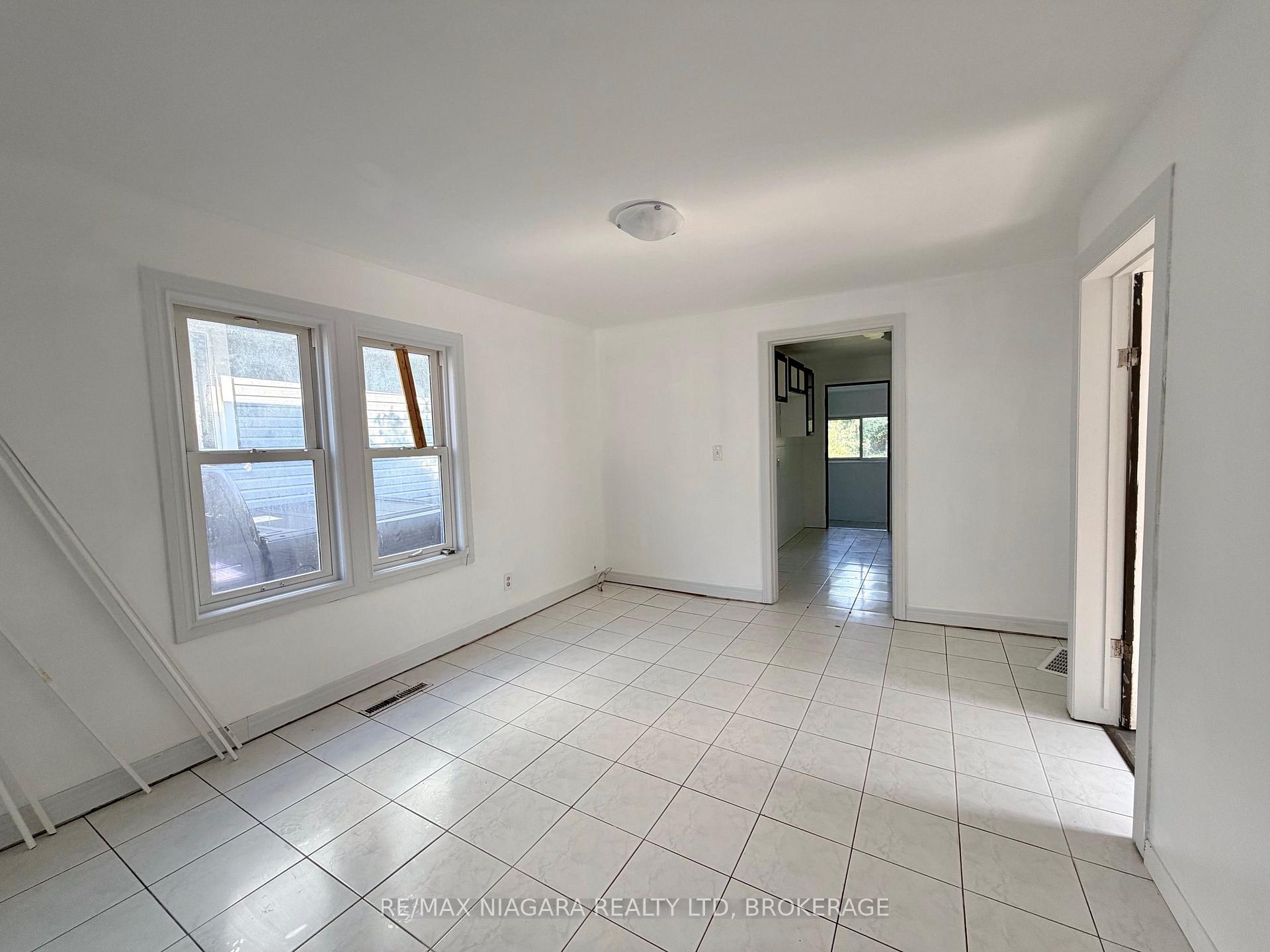 Photo 6 of 21 Fifth Street, Welland, Lincoln/Crowland — HOMEH