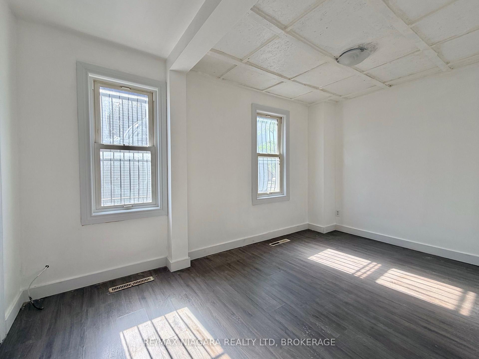 Photo 7 of 21 Fifth Street, Welland, Lincoln/Crowland — HOMEH