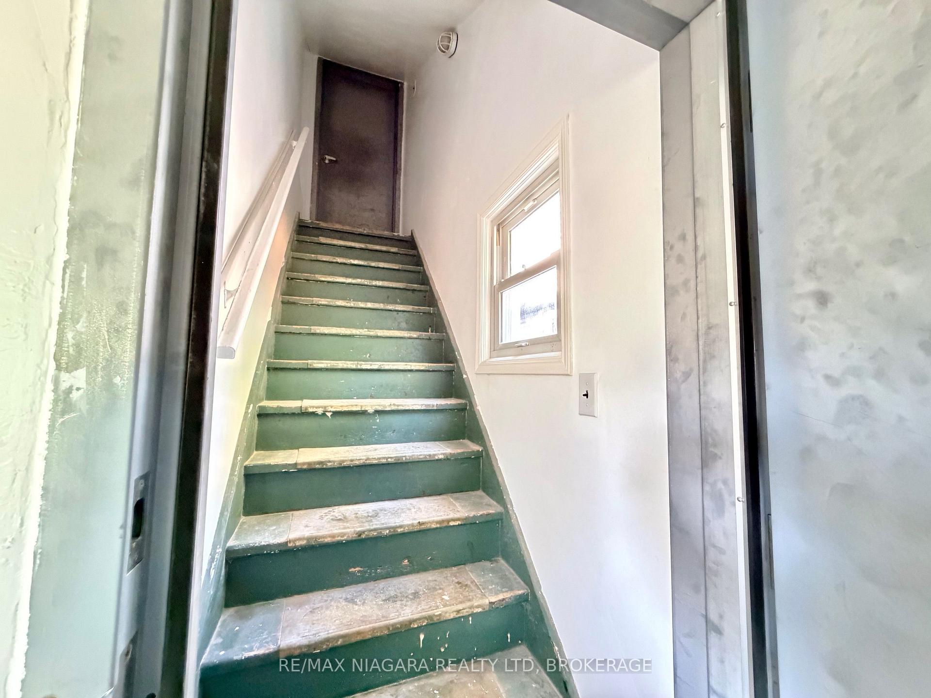 Photo 13 of 21 Fifth Street, Welland, Lincoln/Crowland — HOMEH