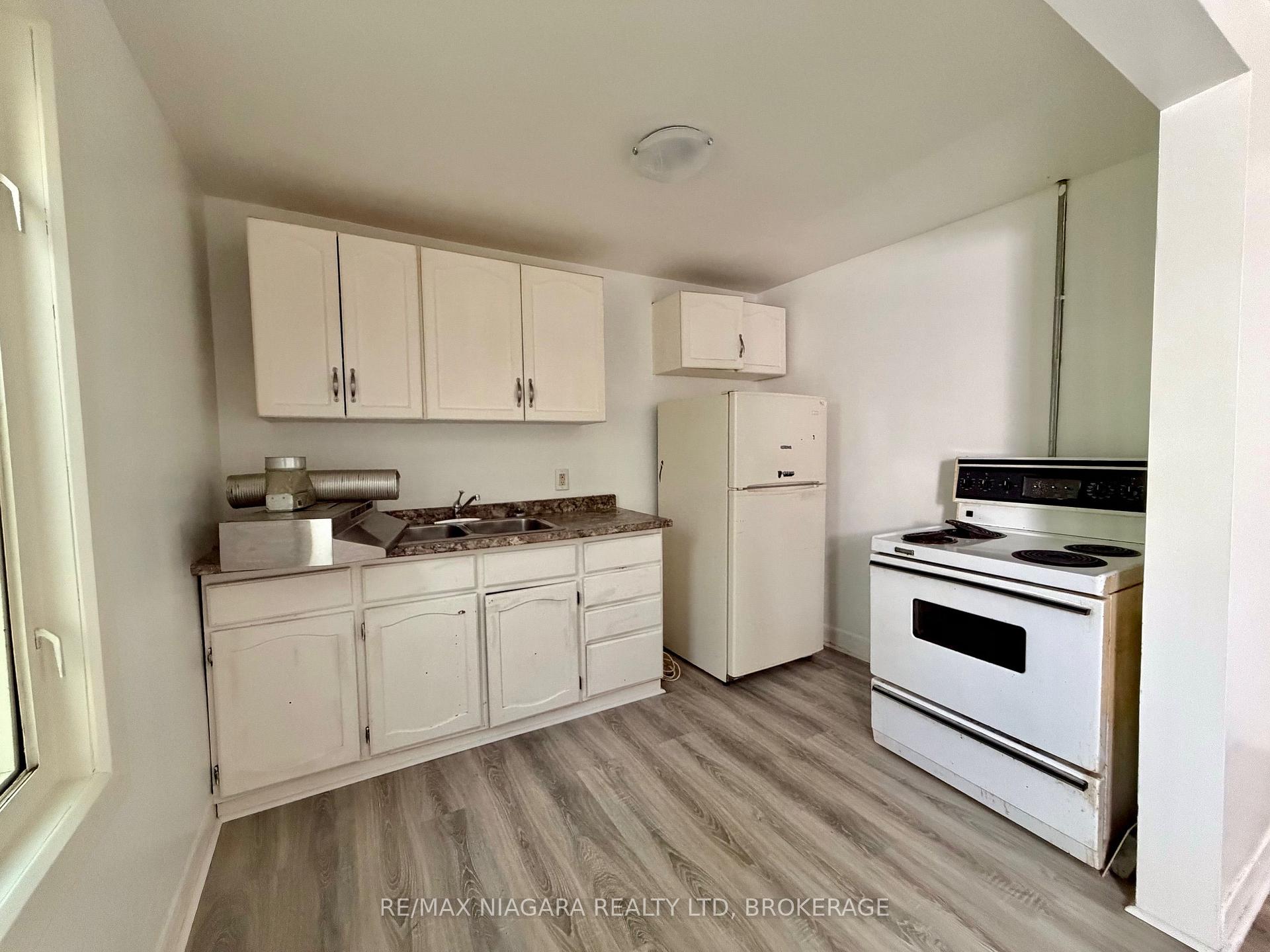 Photo 15 of 21 Fifth Street, Welland, Lincoln/Crowland — HOMEH