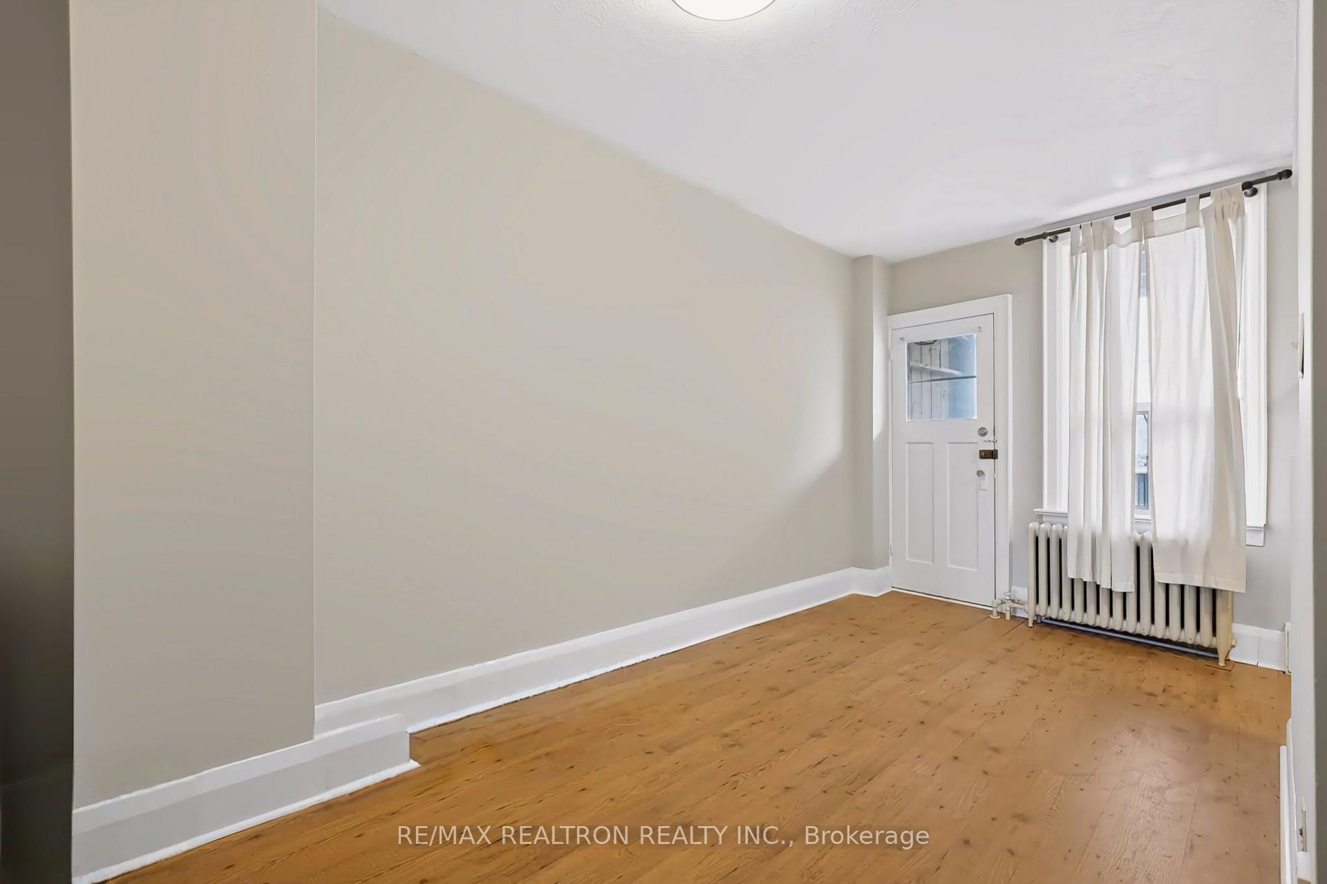 Photo 1 of Unit 3, 3232 Yonge Street, Toronto, Lawrence Park North — HOMEH