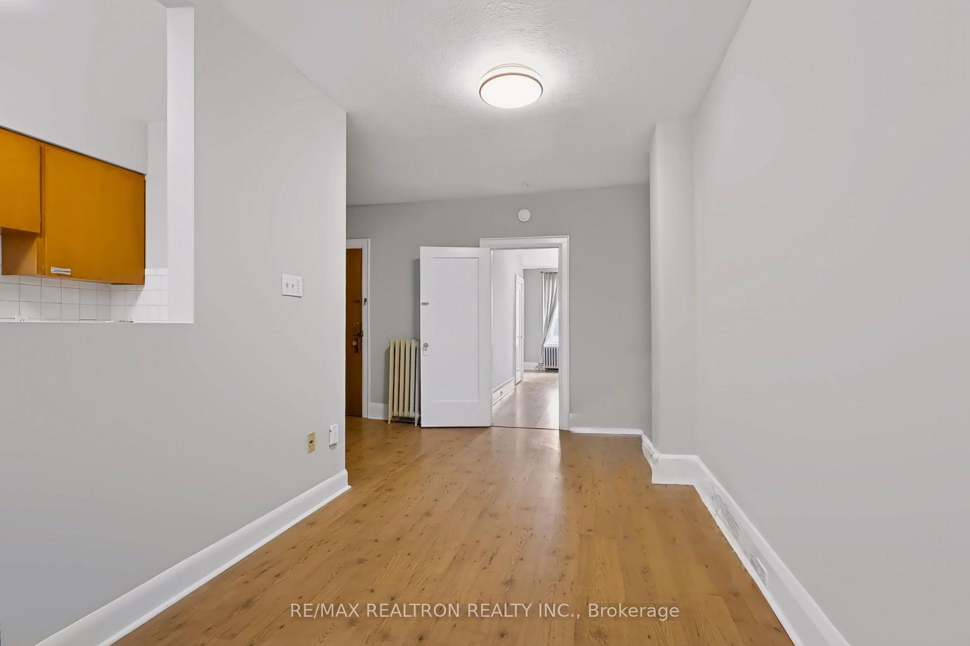 Photo 3 of Unit 3, 3232 Yonge Street, Toronto, Lawrence Park North — HOMEH