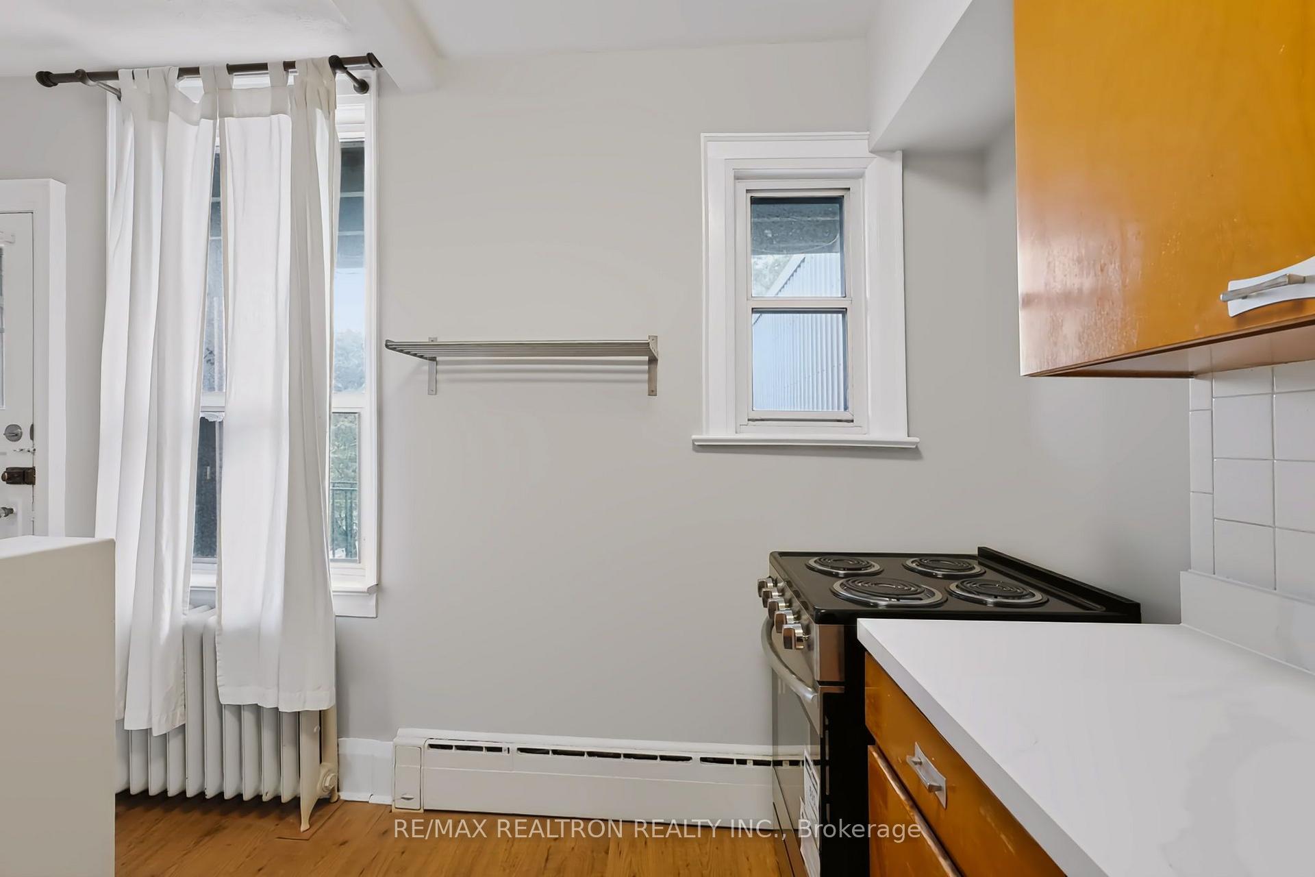 Photo 4 of Unit 3, 3232 Yonge Street, Toronto, Lawrence Park North — HOMEH