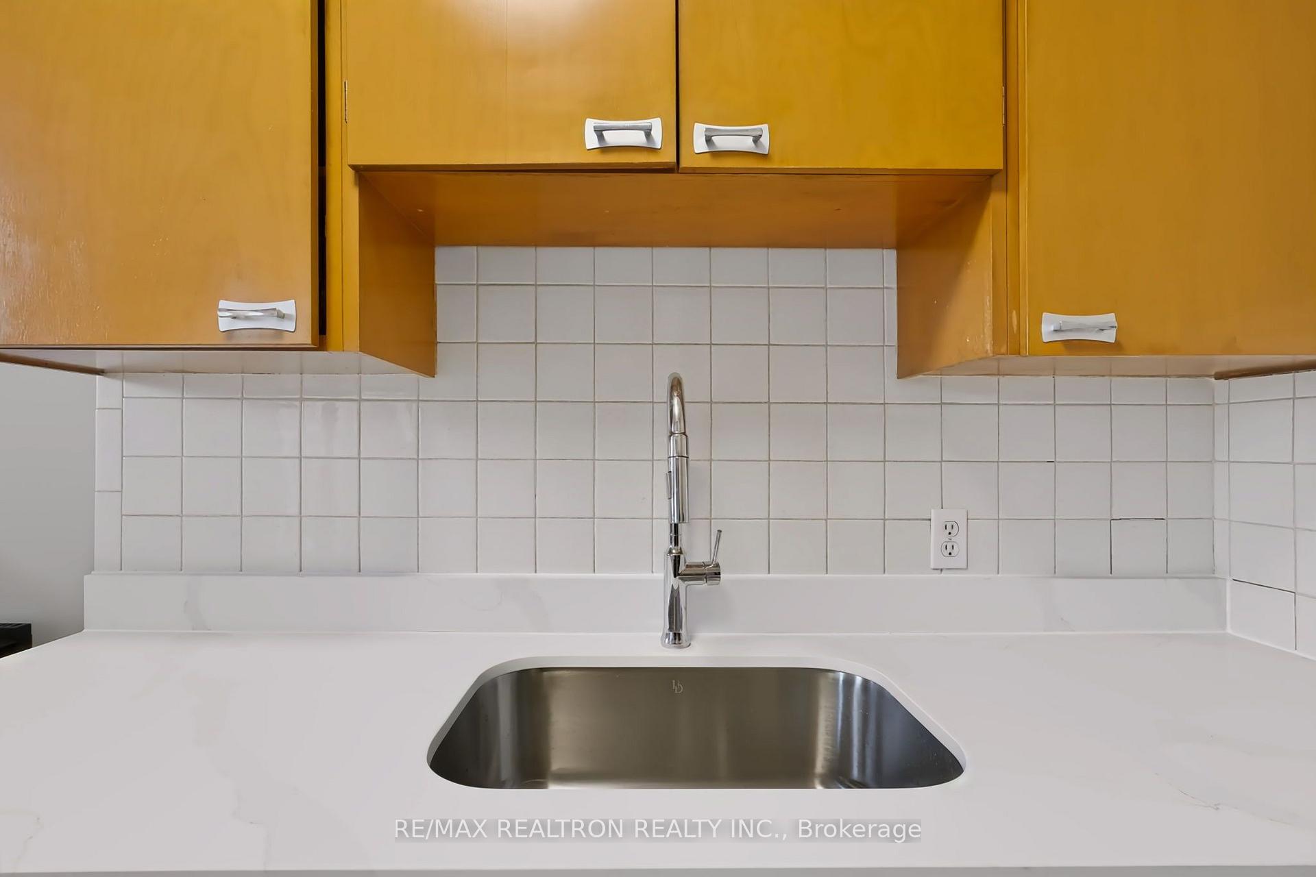 Photo 5 of Unit 3, 3232 Yonge Street, Toronto, Lawrence Park North — HOMEH