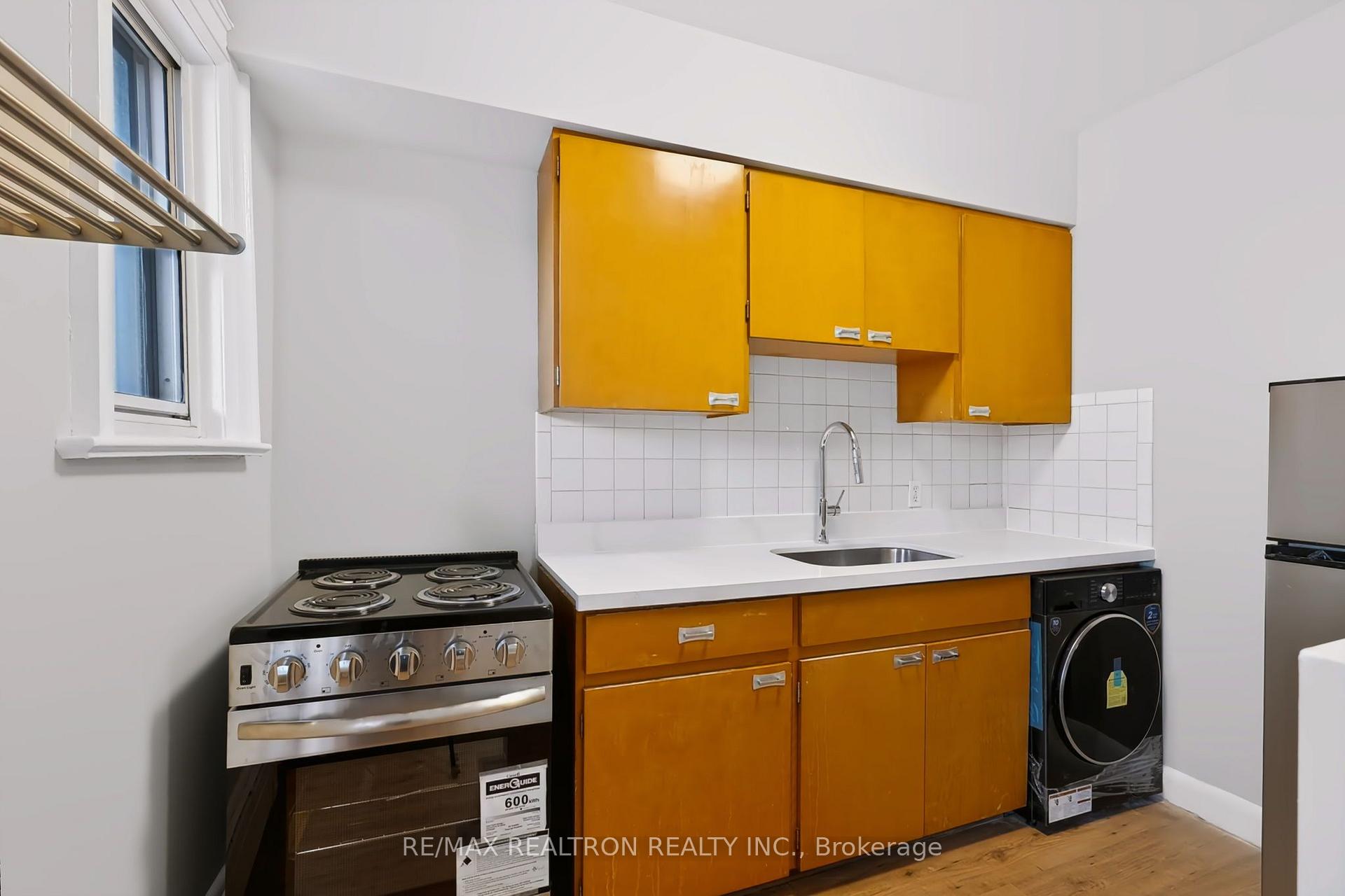 Photo 6 of Unit 3, 3232 Yonge Street, Toronto, Lawrence Park North — HOMEH