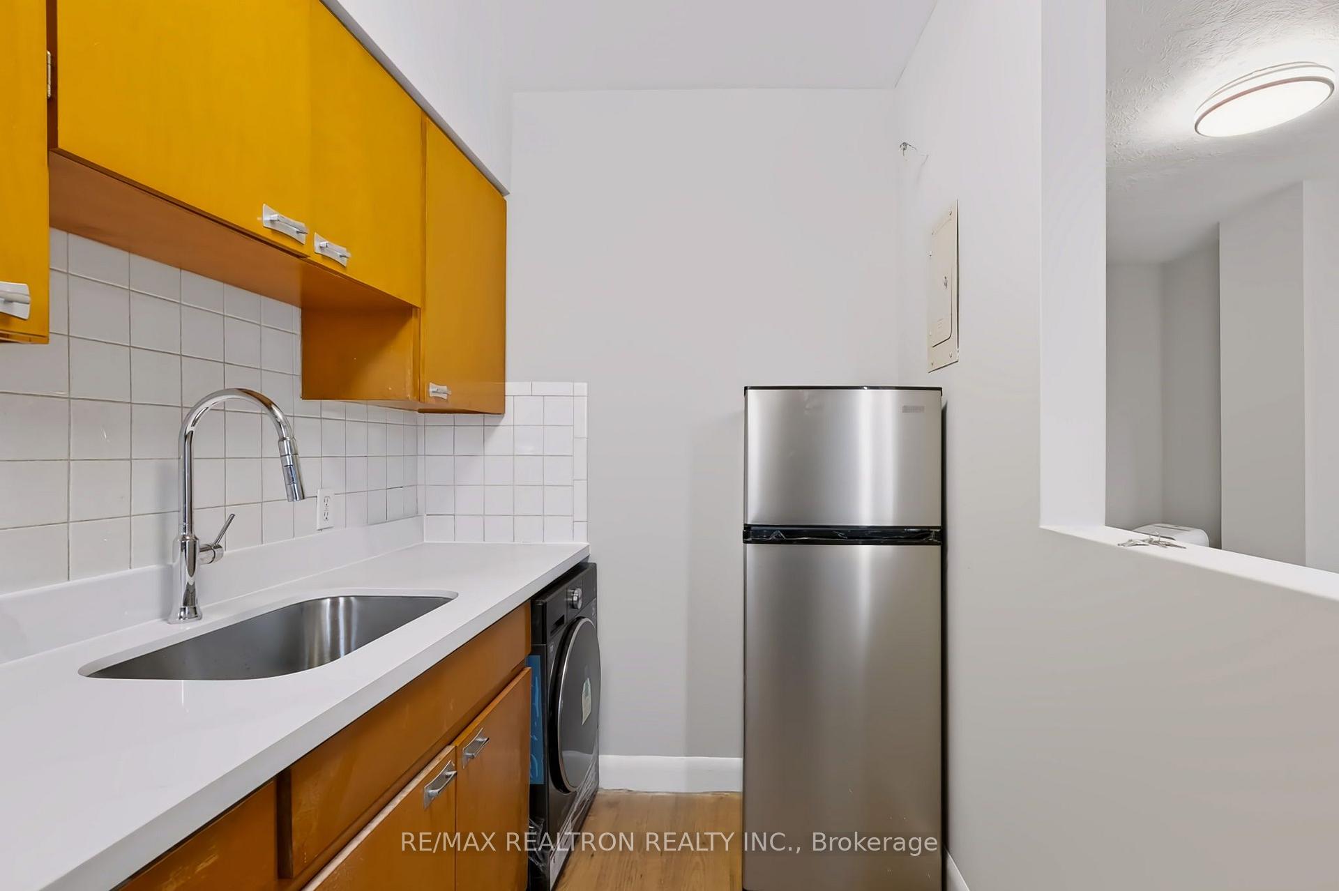 Photo 7 of Unit 3, 3232 Yonge Street, Toronto, Lawrence Park North — HOMEH