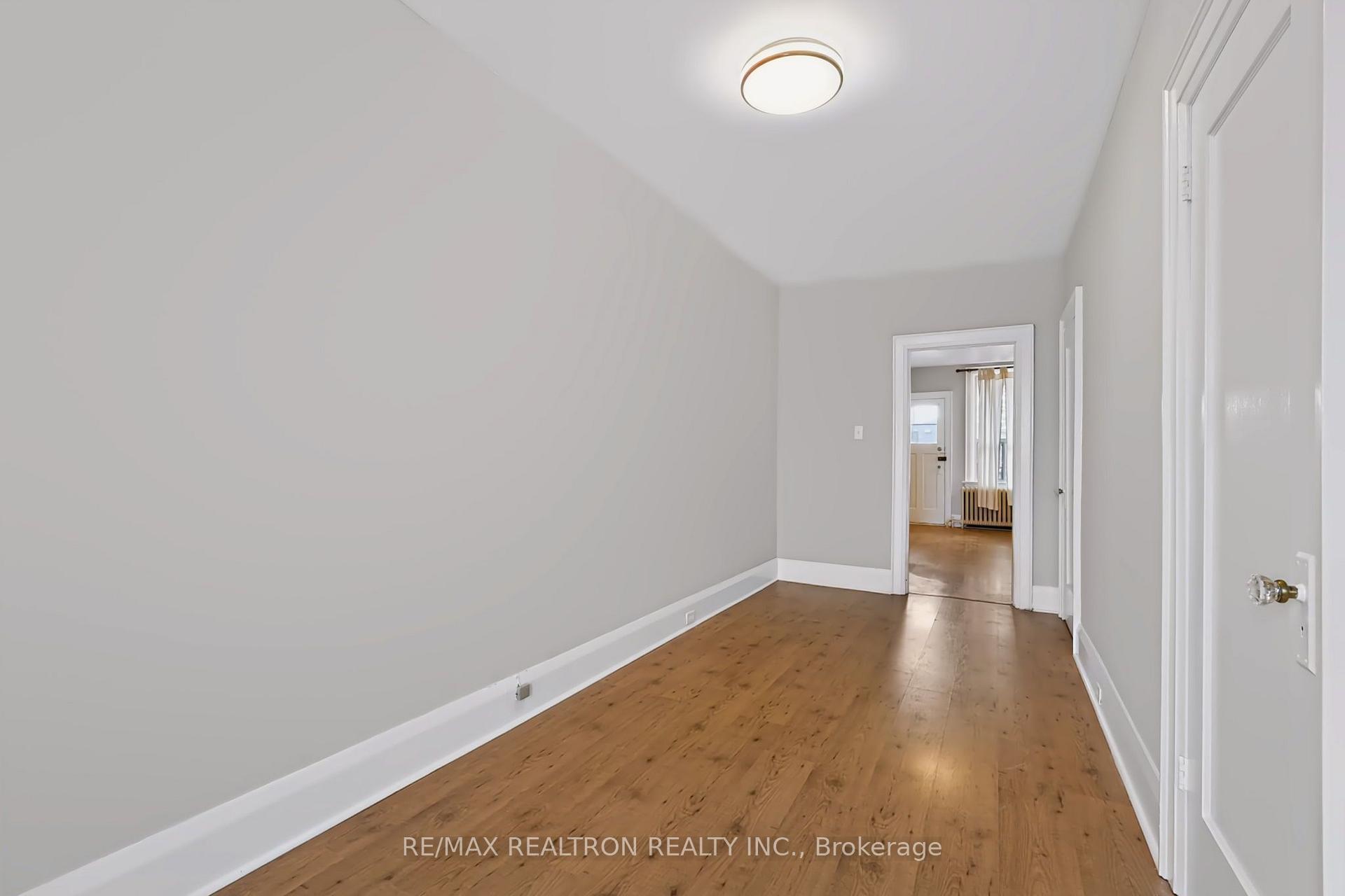 Photo 8 of Unit 3, 3232 Yonge Street, Toronto, Lawrence Park North — HOMEH