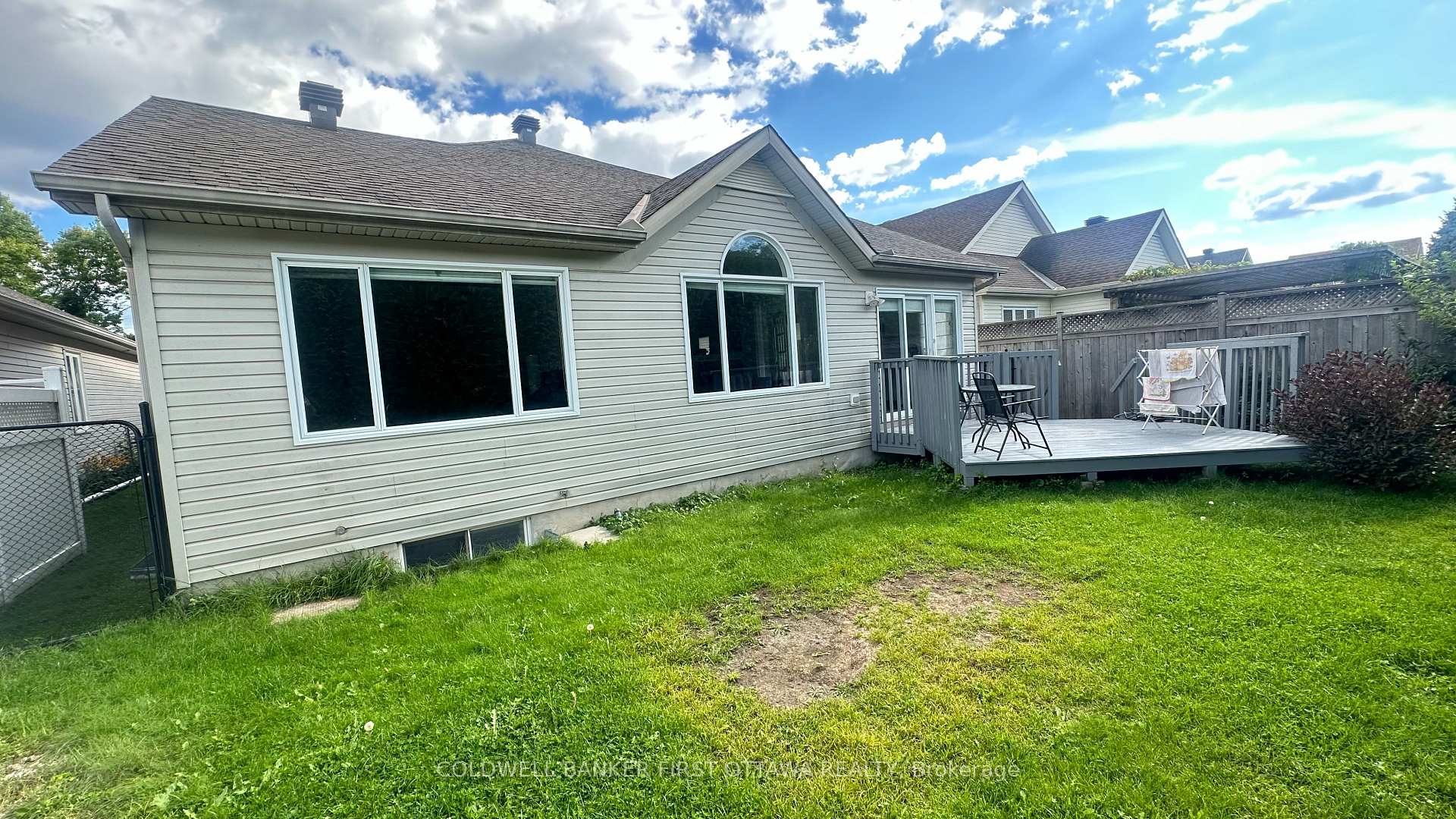 Photo 2 of 13 Fieldcrest Avenue, Ottawa, Barrhaven - Longfields — HOMEH