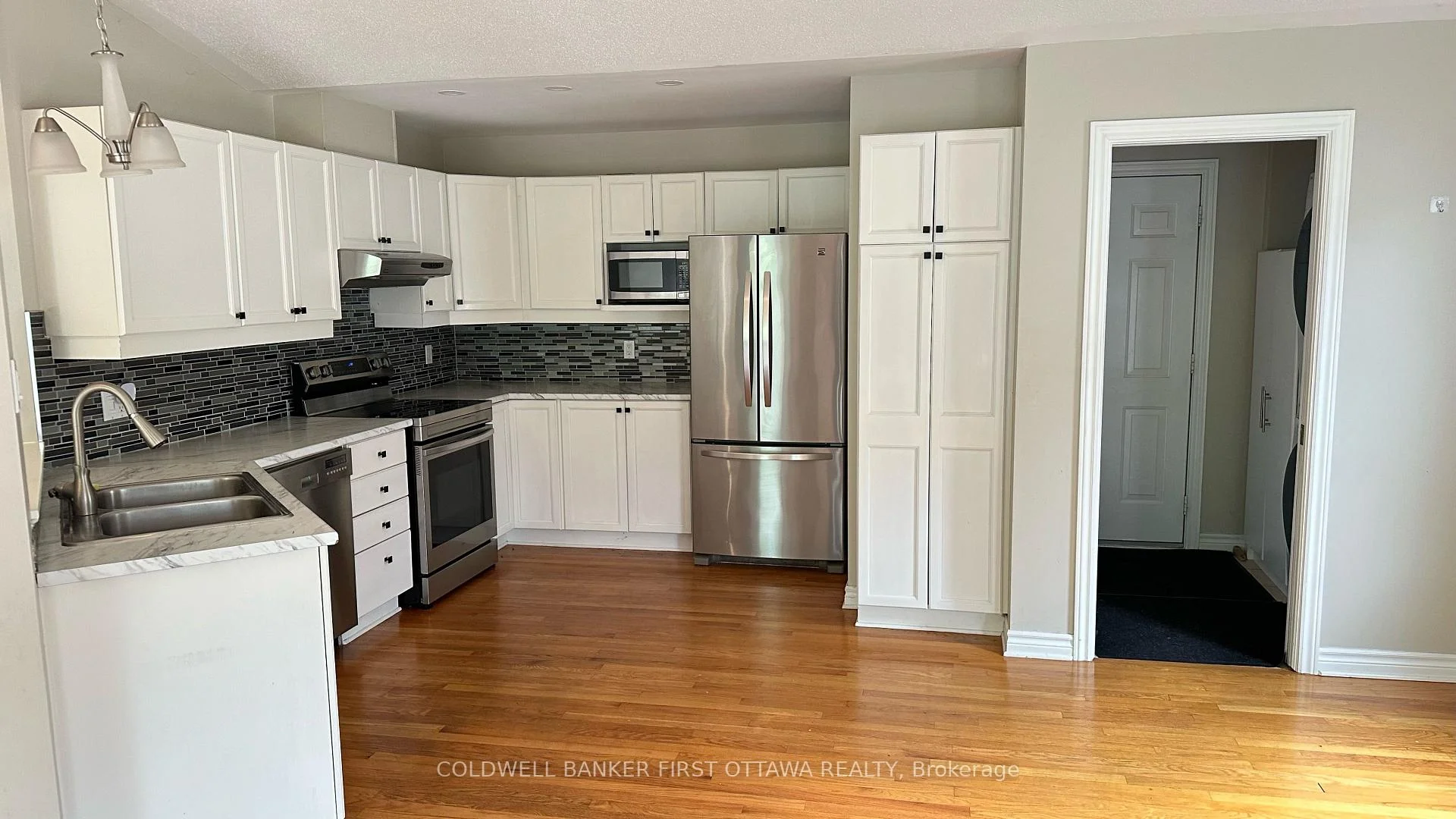 Photo 8 of 13 Fieldcrest Avenue, Ottawa, Barrhaven - Longfields — HOMEH