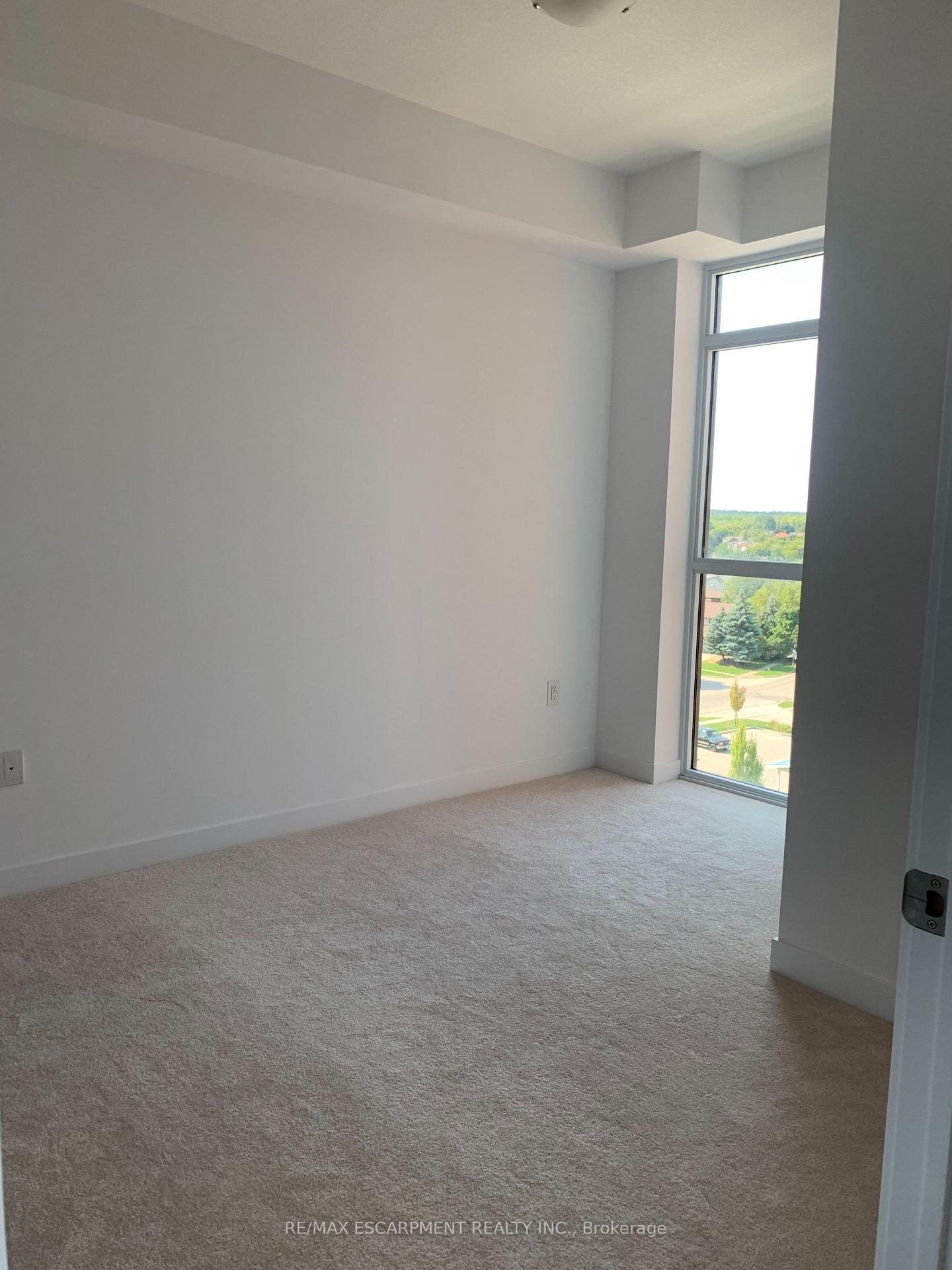 Photo 5 of Unit 703, 450 Dundas Street E, Hamilton, Waterdown — HOMEH