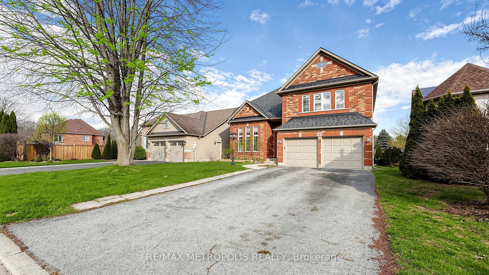 Photo 1 of 183 Valmont Court, Hamilton, Ancaster — HOMEH