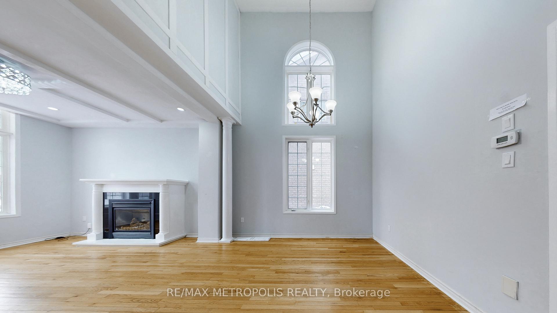Photo 5 of 183 Valmont Court, Hamilton, Ancaster — HOMEH