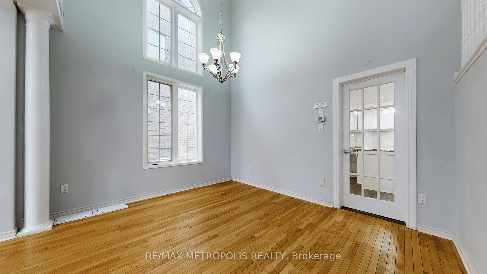 Photo 6 of 183 Valmont Court, Hamilton, Ancaster — HOMEH