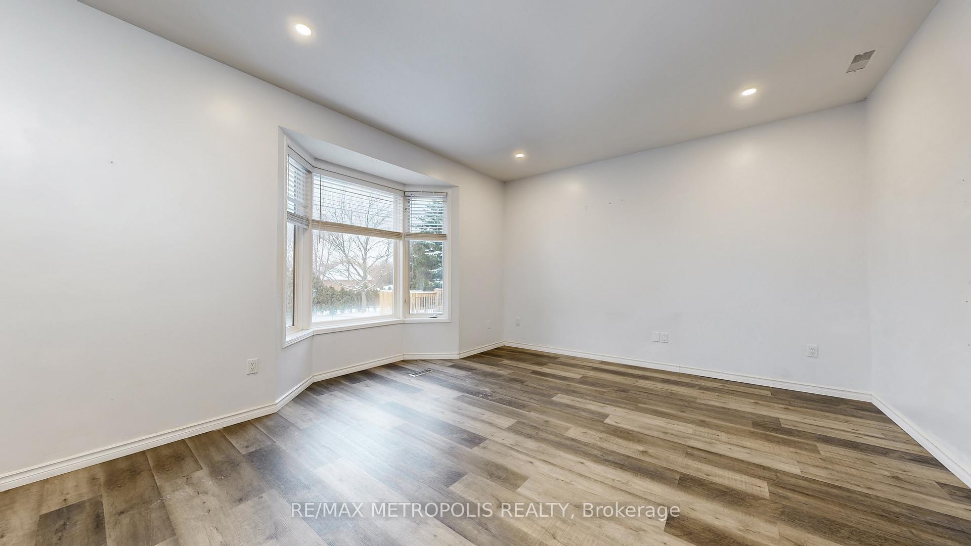 Photo 12 of 183 Valmont Court, Hamilton, Ancaster — HOMEH
