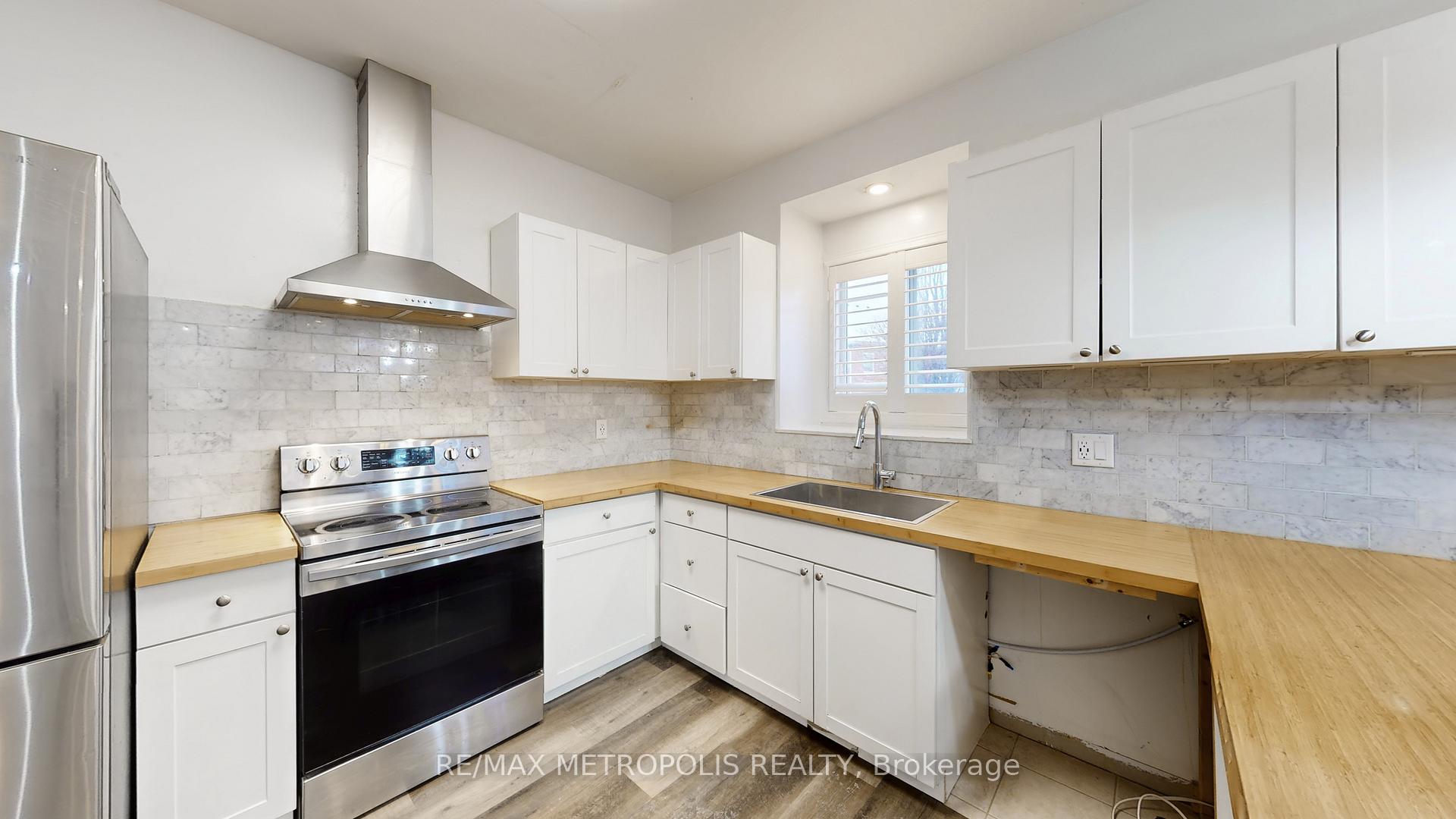 Photo 15 of 183 Valmont Court, Hamilton, Ancaster — HOMEH